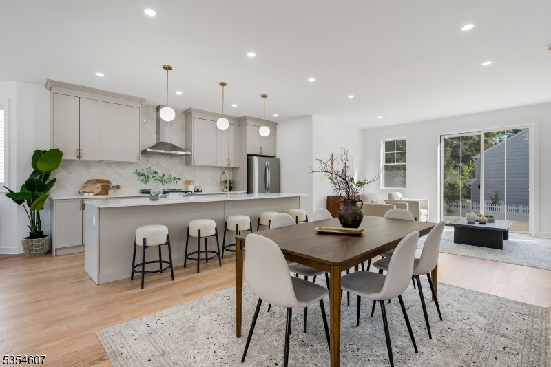 Chatham Boro, New Jersey, 07928, United States, 5 Bedrooms Bedrooms, ,5 BathroomsBathrooms,Residential,For Sale,1805398