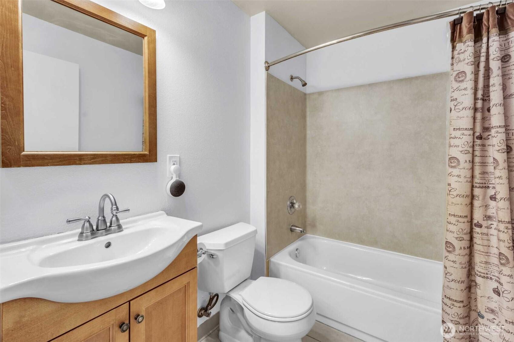 SEATTLE, Washington, 98119, United States, 3 Bedrooms Bedrooms, ,2 BathroomsBathrooms,Residential,For Sale,1762167