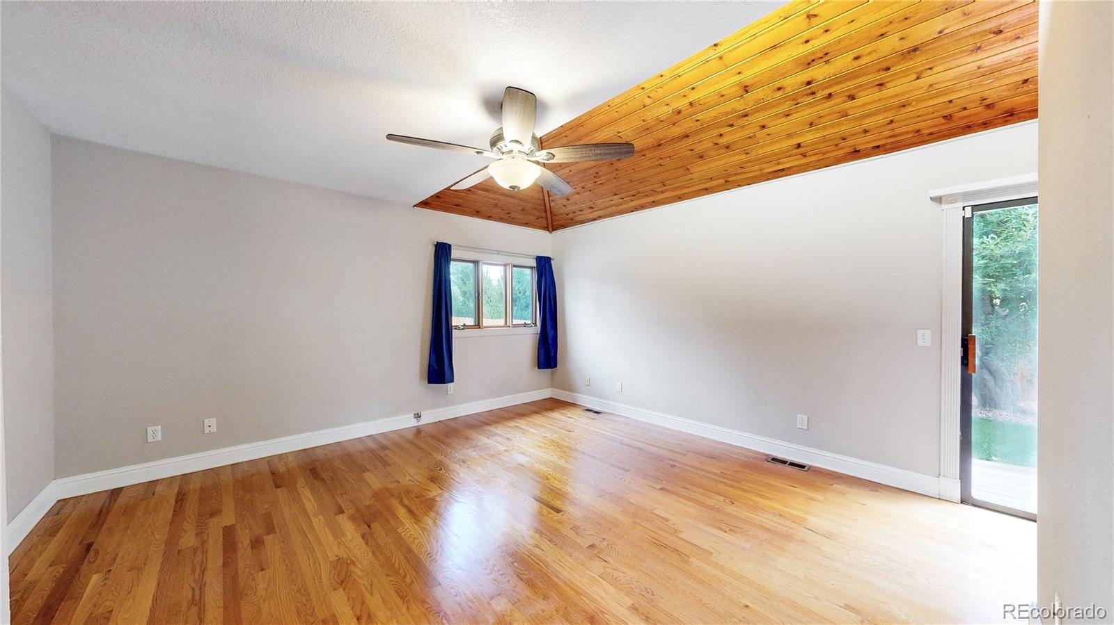 Lakewood, Colorado, 80228, United States, 5 Bedrooms Bedrooms, ,1 BathroomBathrooms,Residential,For Sale,1949485