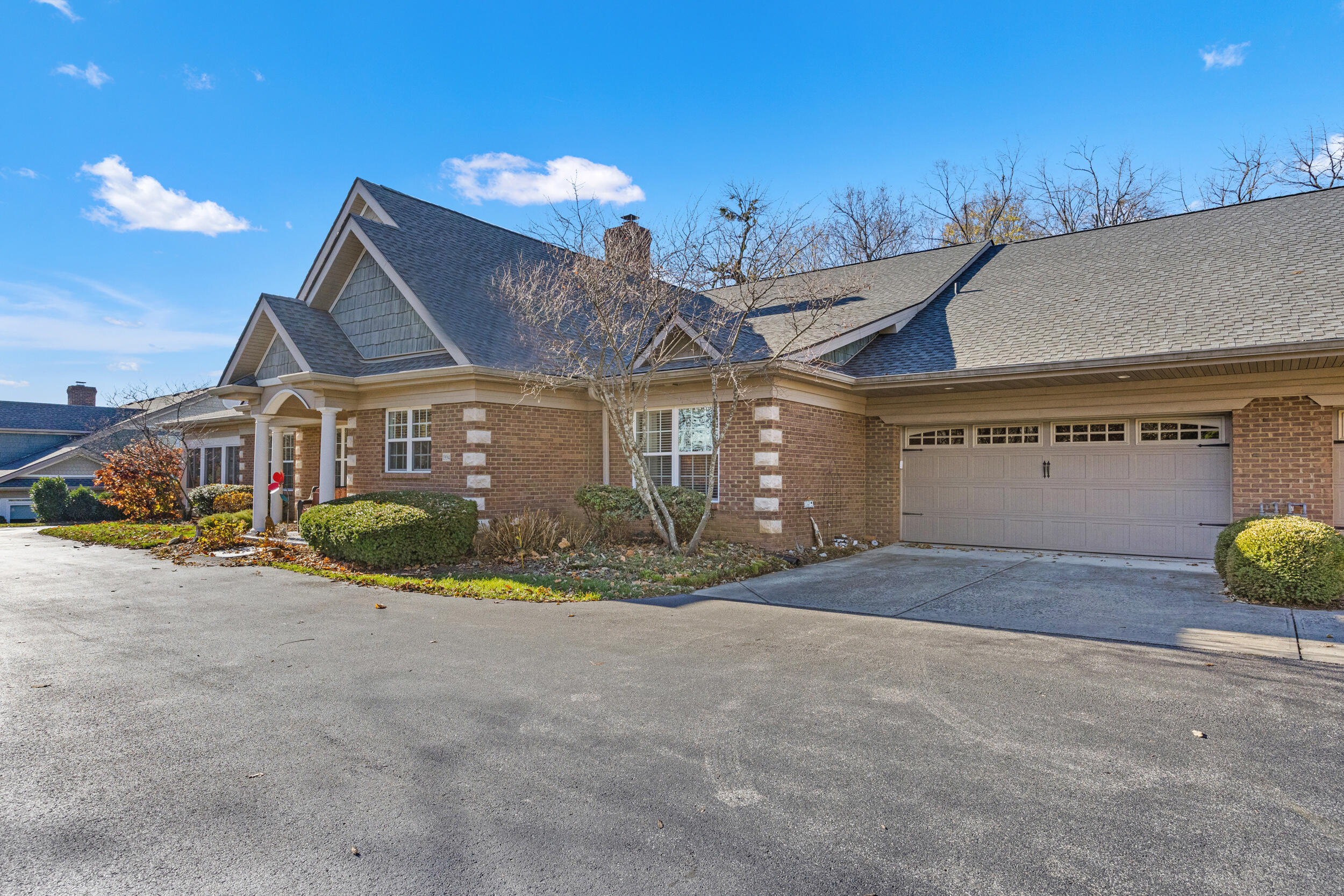 Lexington, Kentucky, 40503, United States, 2 Bedrooms Bedrooms, ,2 BathroomsBathrooms,Residential,For Sale,1995955