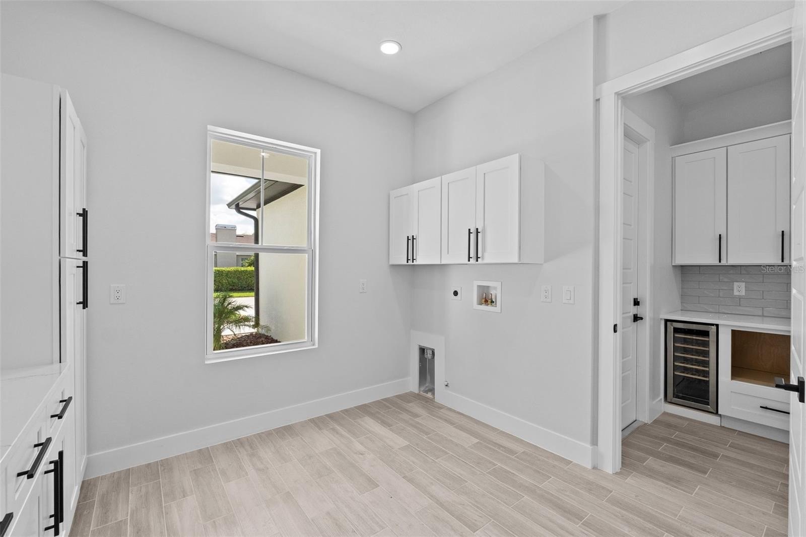 WINTER HAVEN, Florida, 33884, United States, 3 Bedrooms Bedrooms, ,3 BathroomsBathrooms,Residential,For Sale,1976731