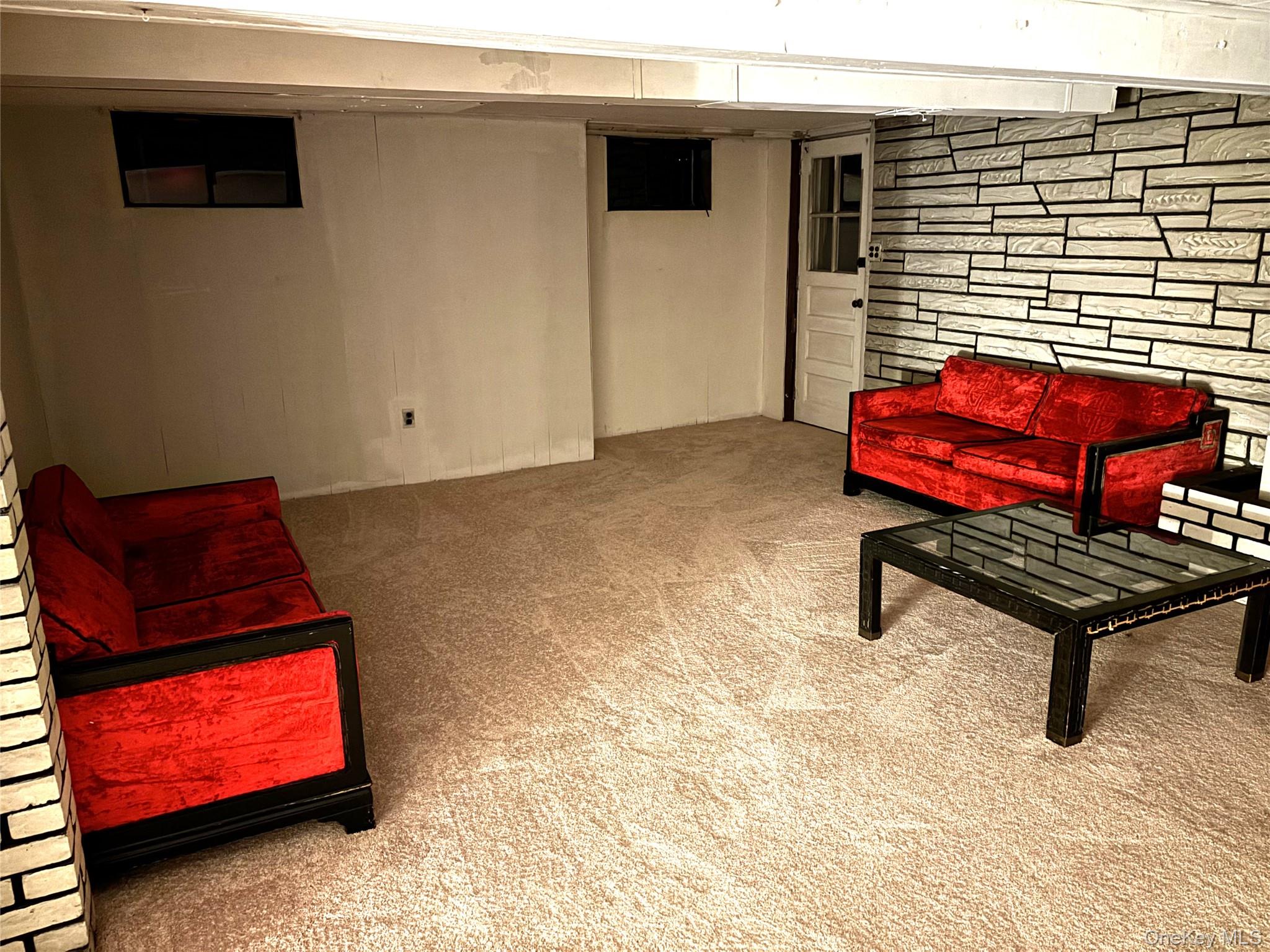 West Babylon, New York, 11704, United States, 3 Bedrooms Bedrooms, ,2 BathroomsBathrooms,Residential,For Sale,1988750