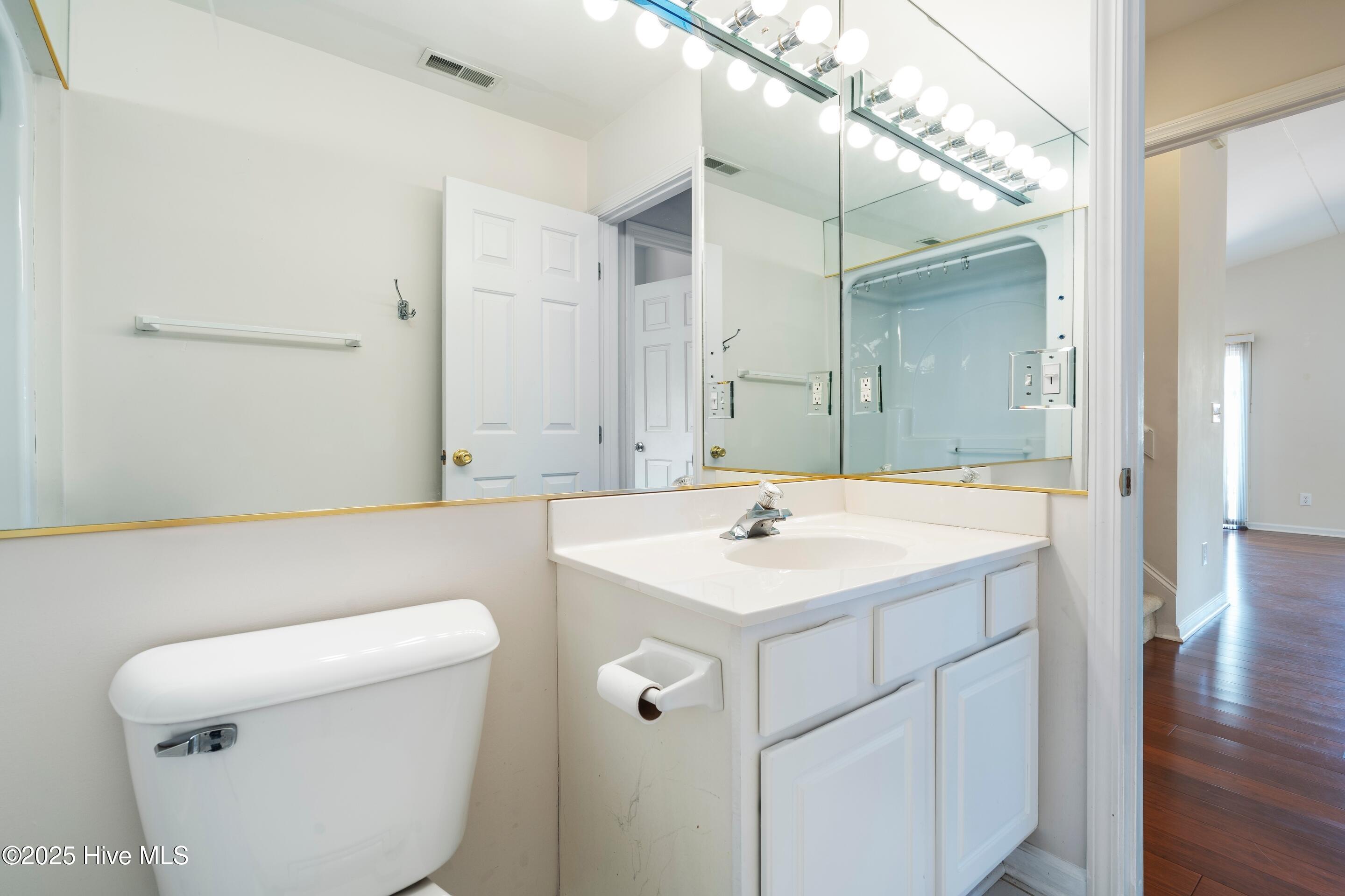 Wilmington, North Carolina, 28405, United States, 4 Bedrooms Bedrooms, ,2 BathroomsBathrooms,Residential,For Sale,1957483