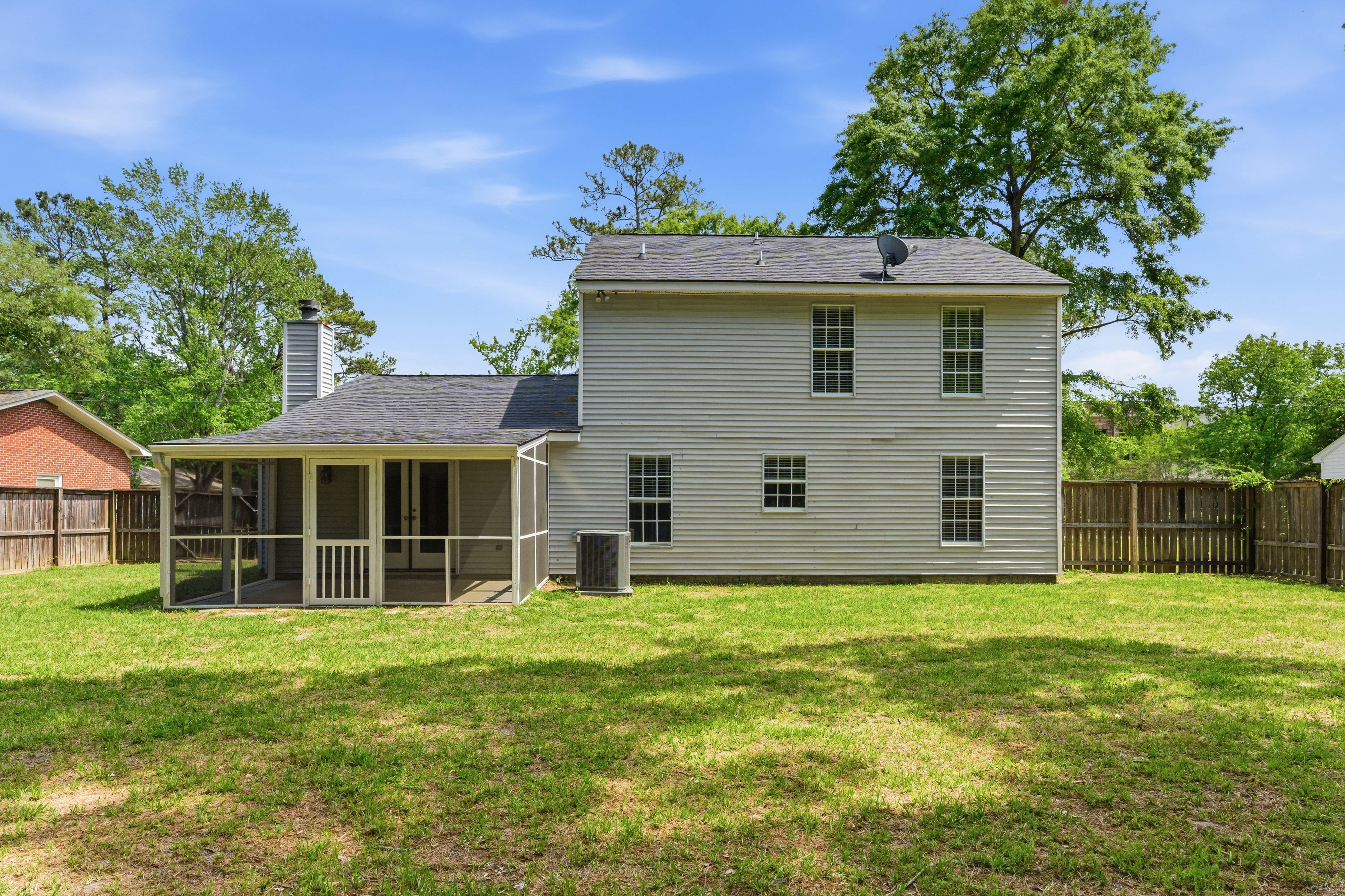 2143 Pinehurst Avenue - 物件實景