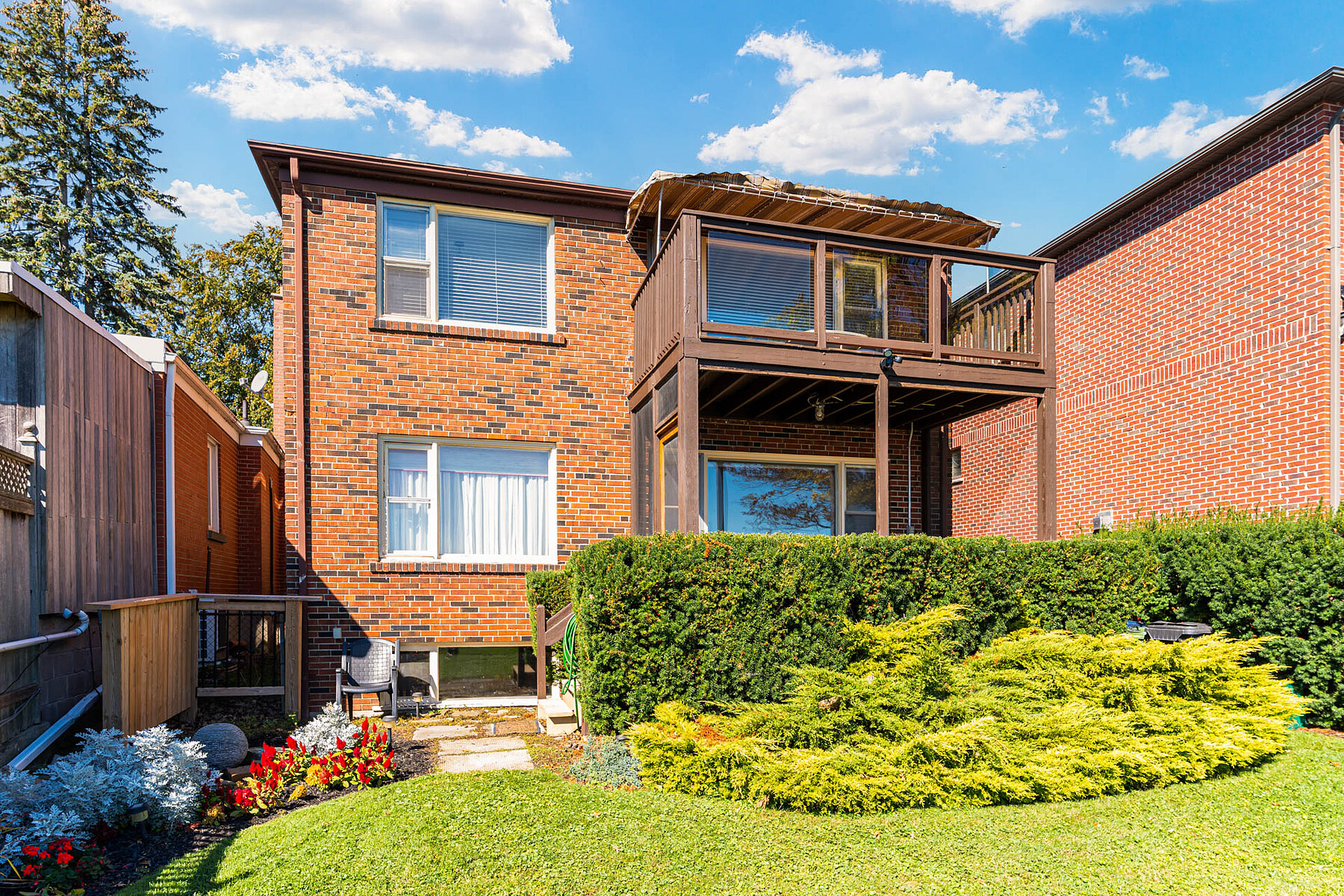  Modern Detached Duplex - 物件實景