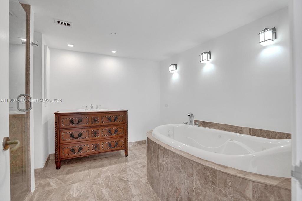 19667 Turnberry Way Unit 26B, Aventura, Florida, 33180, United States, 2 Bedrooms Bedrooms, ,2 BathroomsBathrooms,Residential,For Sale,19667 Turnberry Way Unit 26B,1612538