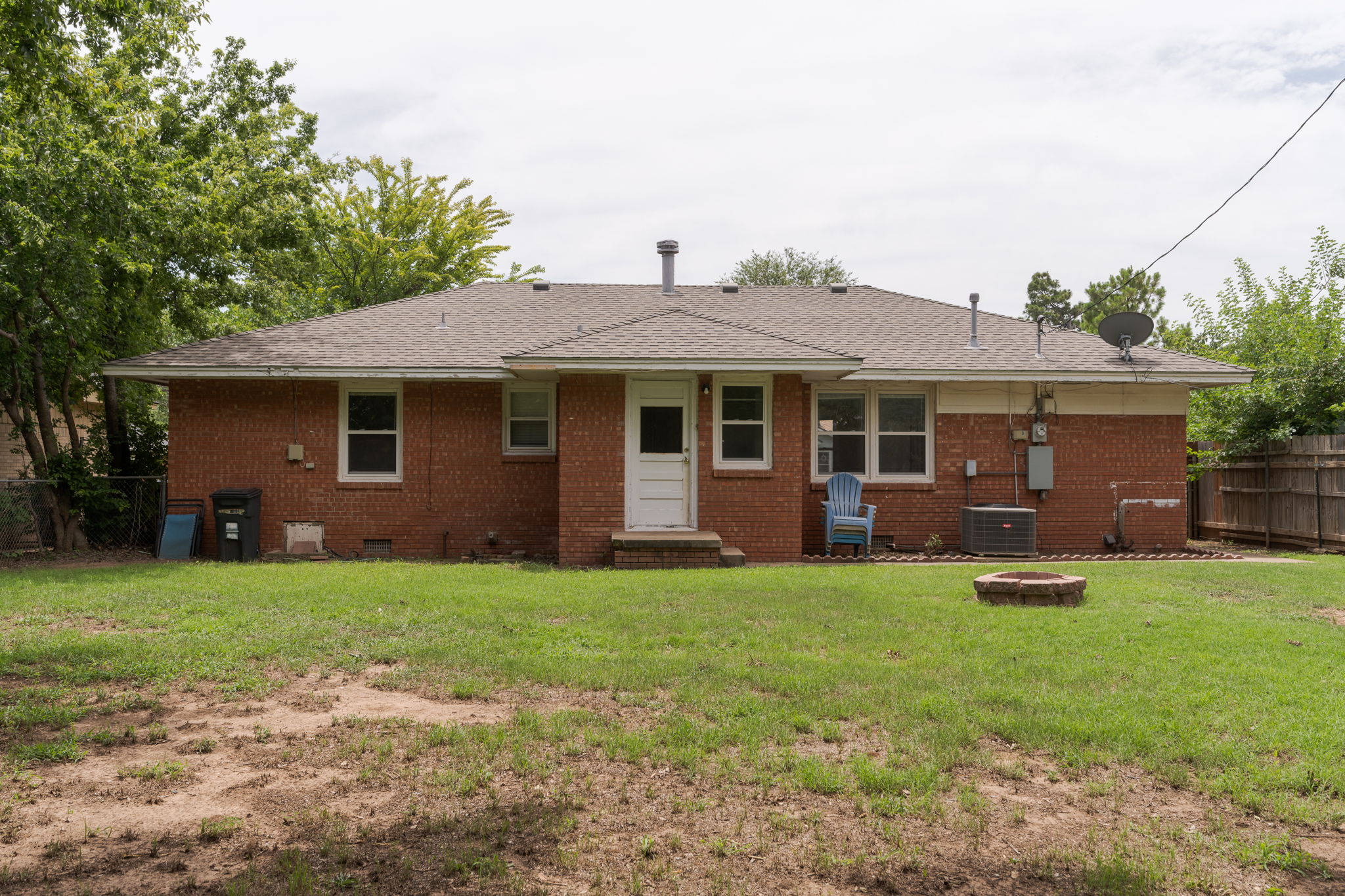  2505 Ashley Drive, The Village, OK 73120 - 物件實景
