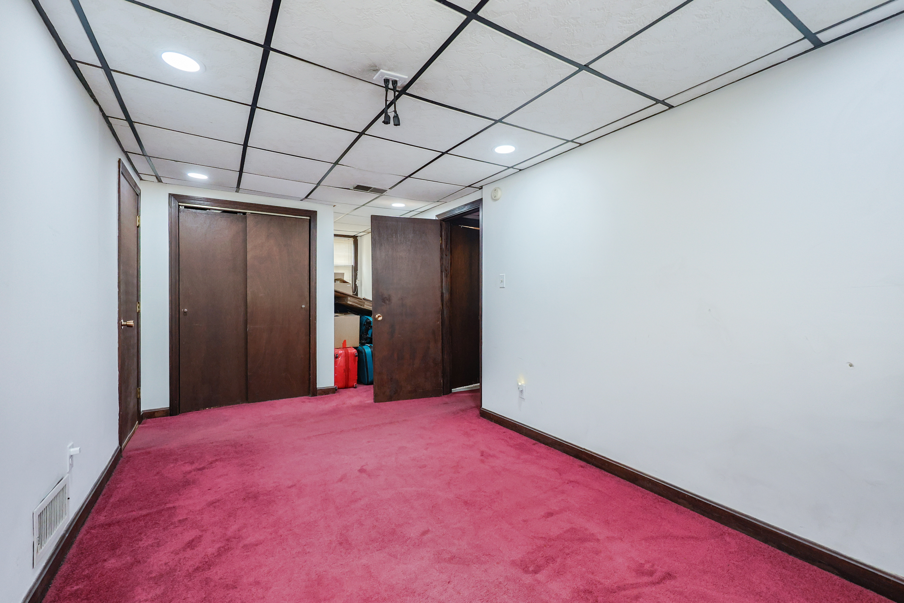 Burlington, Massachusetts, 01803, United States, 3 Bedrooms Bedrooms, ,1 BathroomBathrooms,Residential,For Sale,1906310