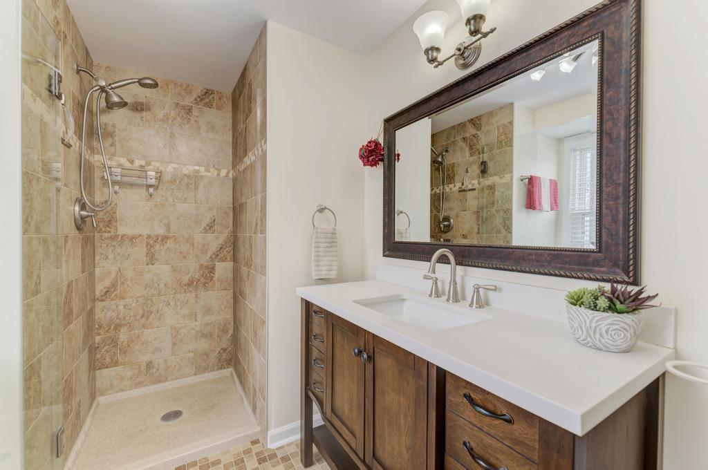 Arlington Heights, Illinois, 60005, United States, 5 Bedrooms Bedrooms, ,3 BathroomsBathrooms,Residential,For Sale,2001547