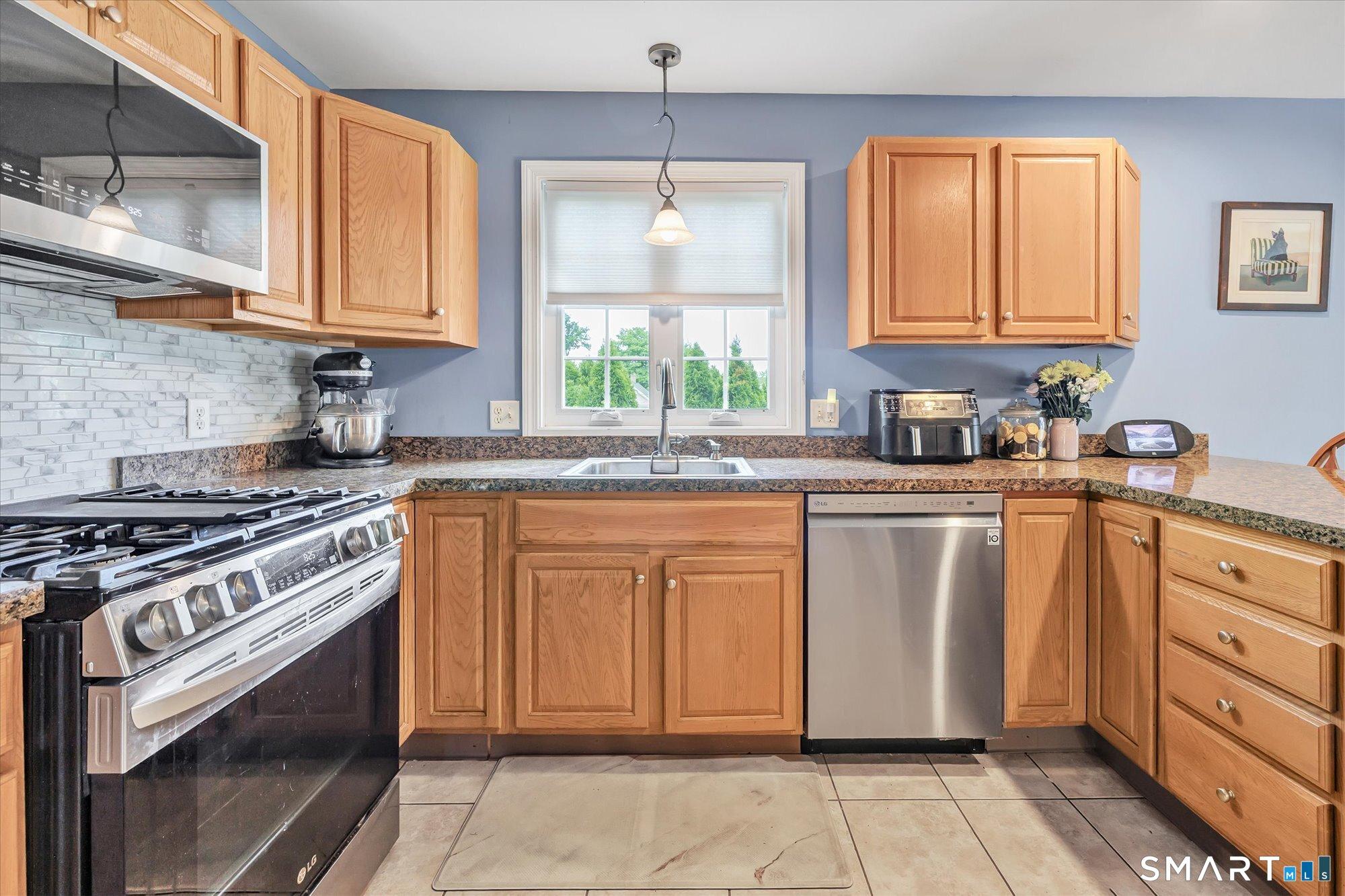 Ansonia, Connecticut, 06401, United States, 4 Bedrooms Bedrooms, ,4 BathroomsBathrooms,Residential,For Sale,2048150