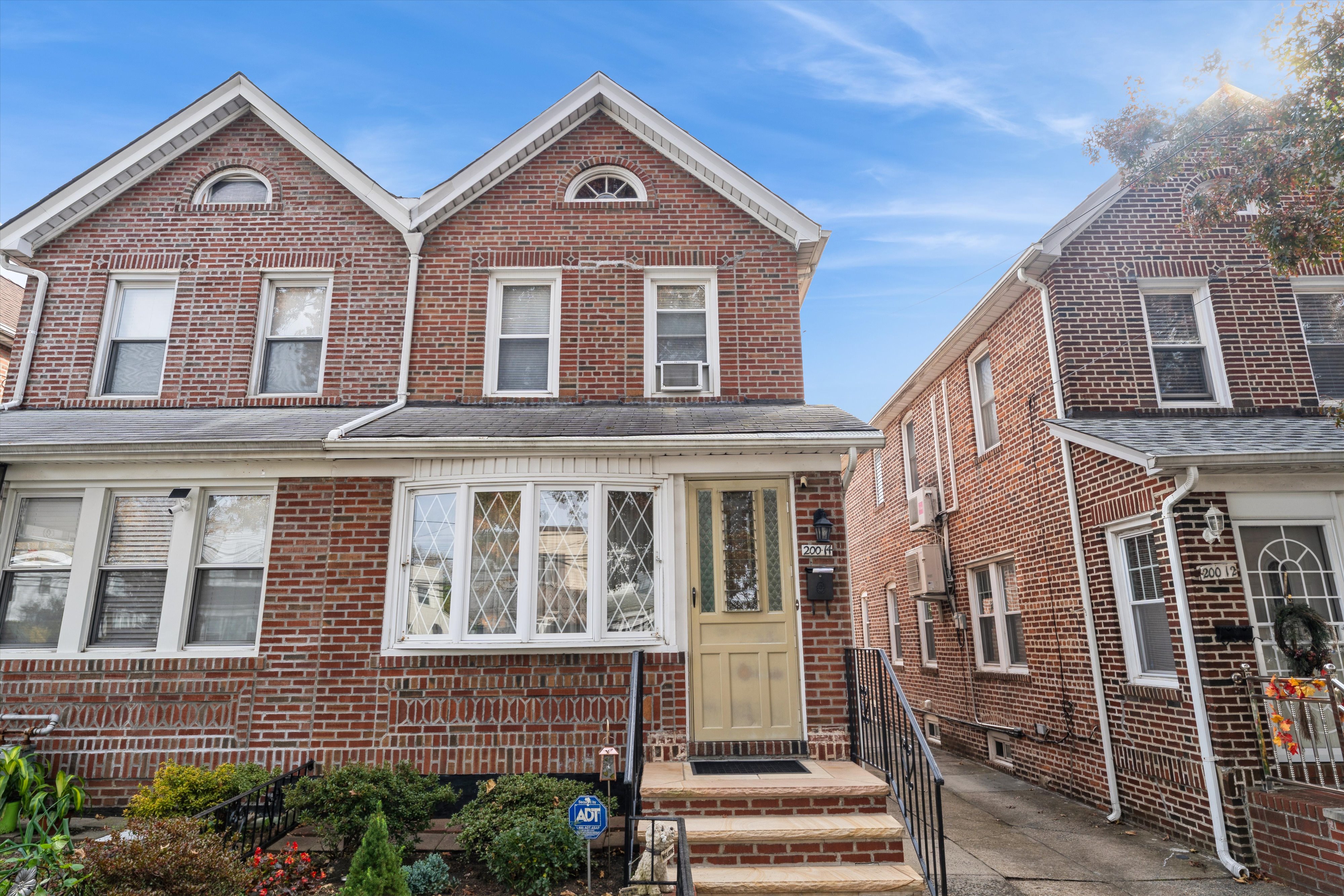 Bayside, New York, 11361, United States, 2 Bedrooms Bedrooms, ,2 BathroomsBathrooms,Residential,For Sale,1988869