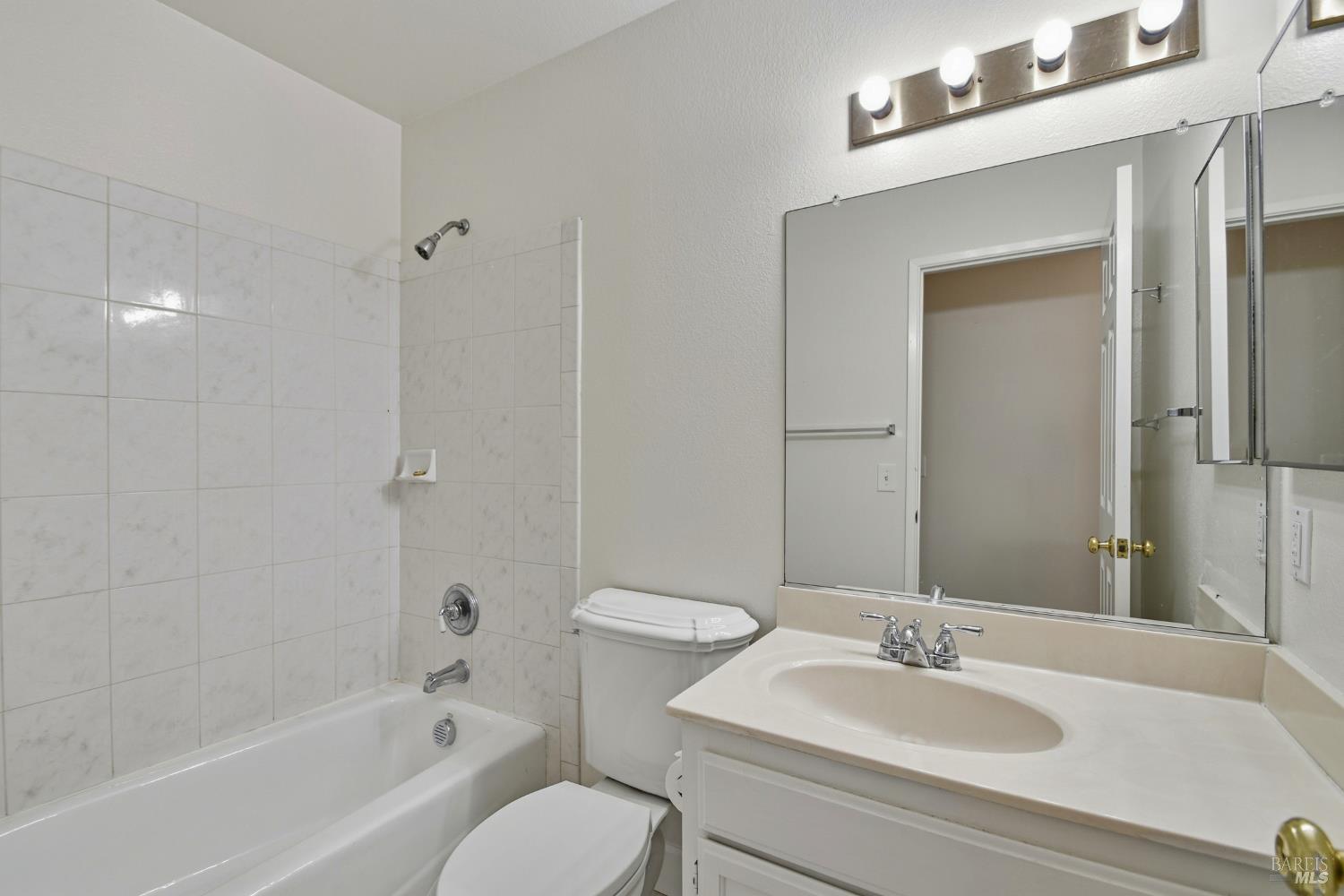 Santa Rosa, California, 95409, United States, 3 Bedrooms Bedrooms, ,2 BathroomsBathrooms,Residential,For Sale,1998467