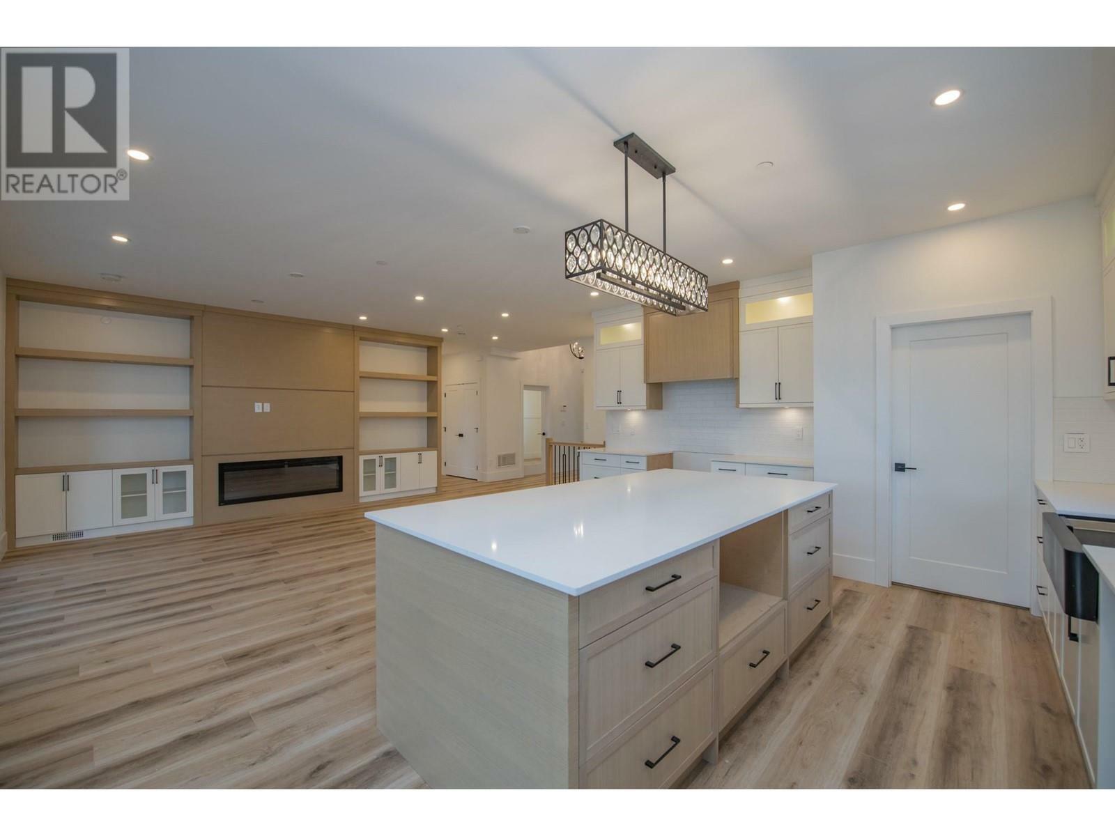 VERNON, British Columbia, V1H 2K9, CA, 4 Bedrooms Bedrooms, ,4 BathroomsBathrooms,Residential,For Sale,1838504