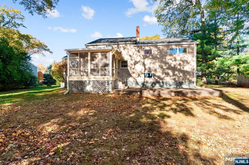 Midland Park, New Jersey, 07432, United States, 3 Bedrooms Bedrooms, ,2 BathroomsBathrooms,Residential,For Sale,1989526