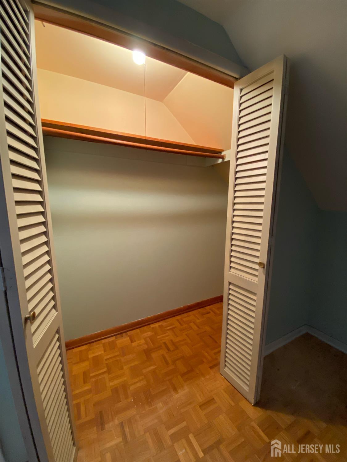 East Brunswick, New Jersey, 08816, United States, 5 Bedrooms Bedrooms, ,2 BathroomsBathrooms,Residential,For Sale,1956516