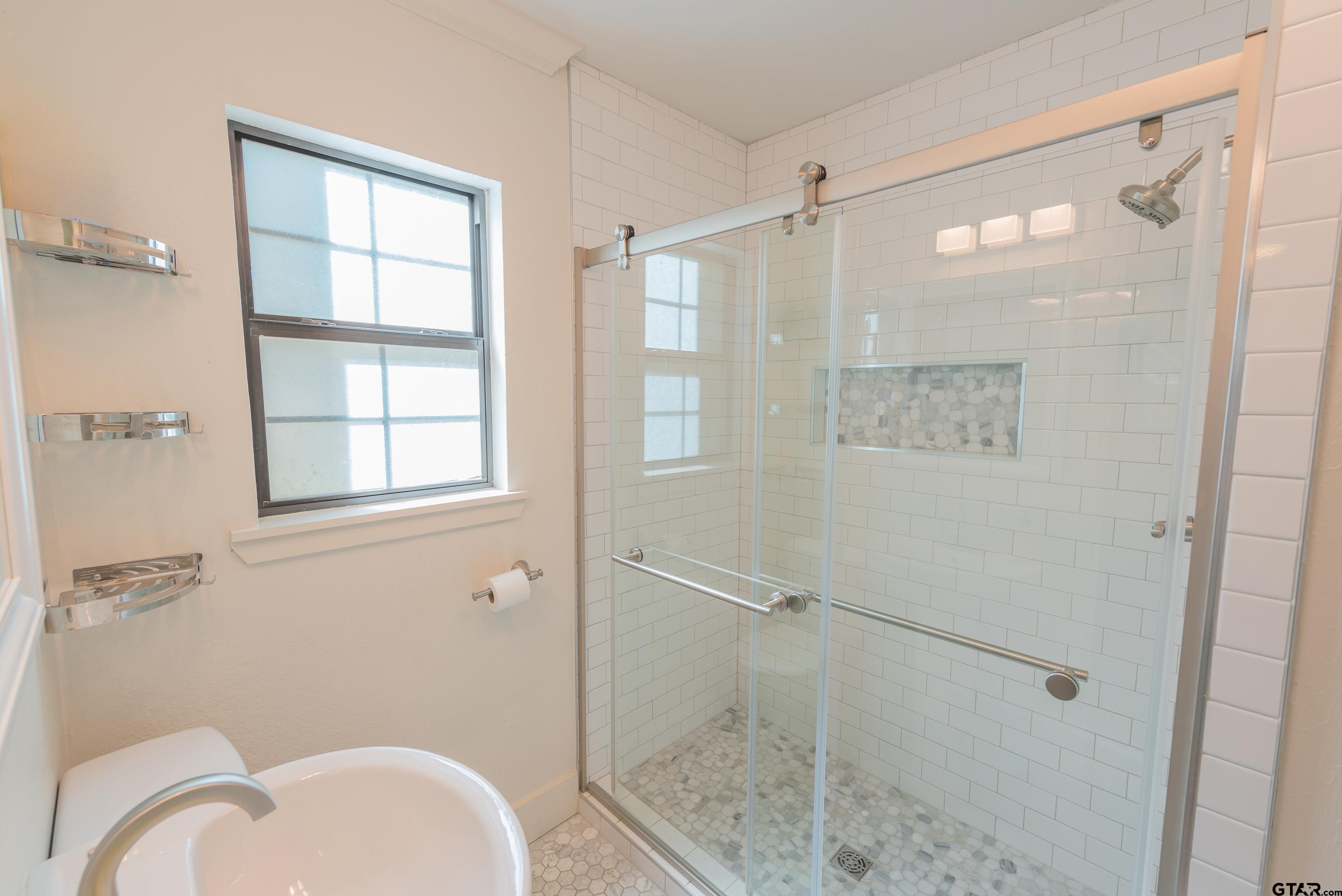 Scroggins, Texas, 75480, United States, 3 Bedrooms Bedrooms, ,2 BathroomsBathrooms,Residential,For Sale,1920372