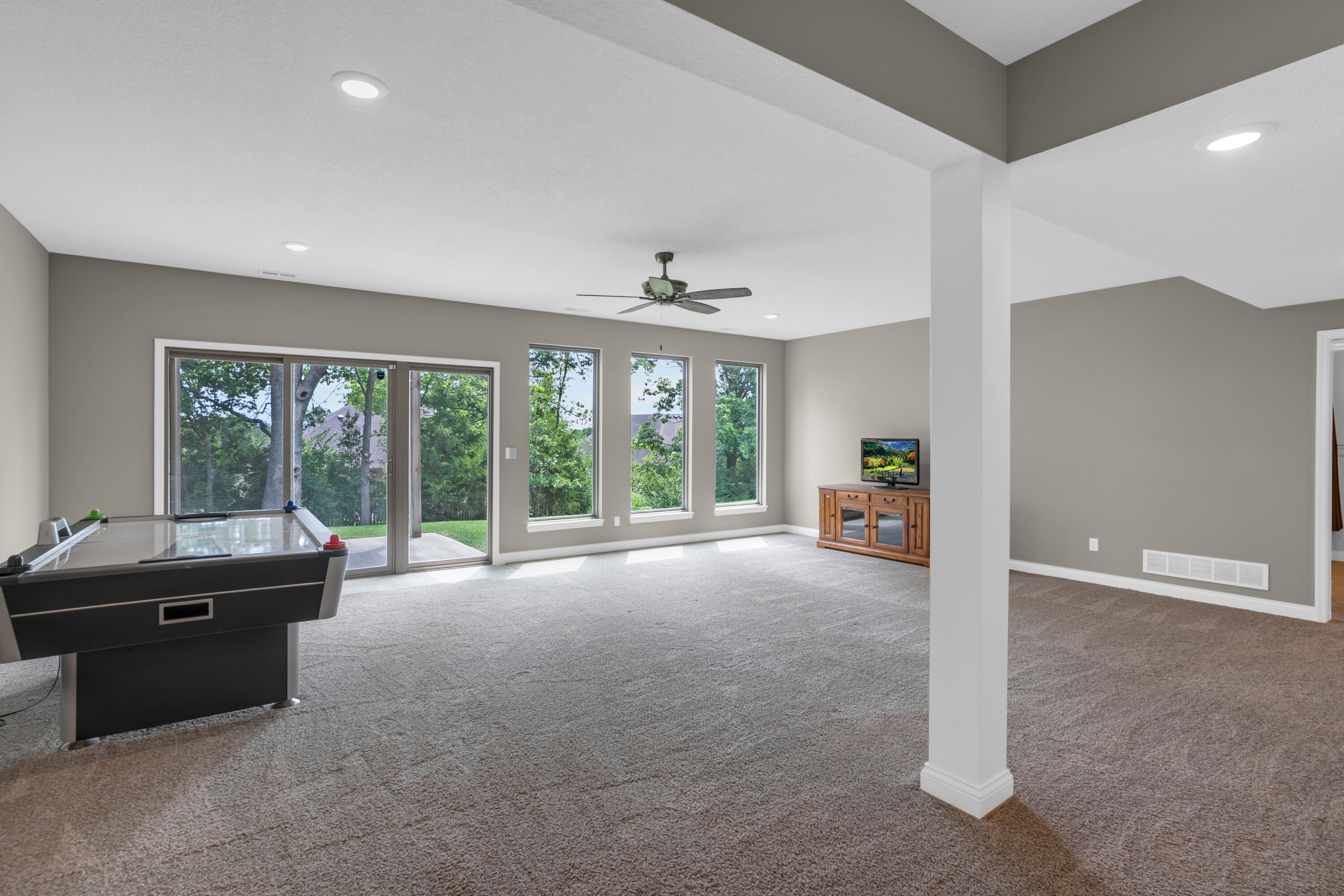 COLUMBIA, Missouri, 65203, United States, 5 Bedrooms Bedrooms, ,3 BathroomsBathrooms,Residential,For Sale,1976271