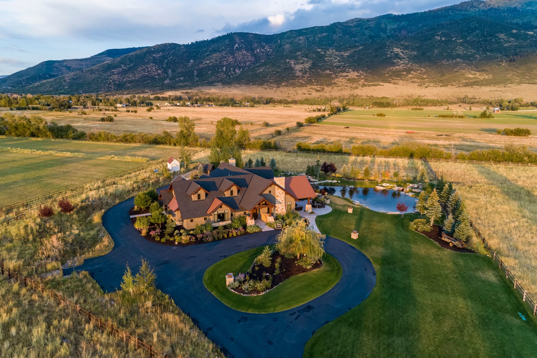  Twilight Moon Ranch on 8 Acres - 物件實景