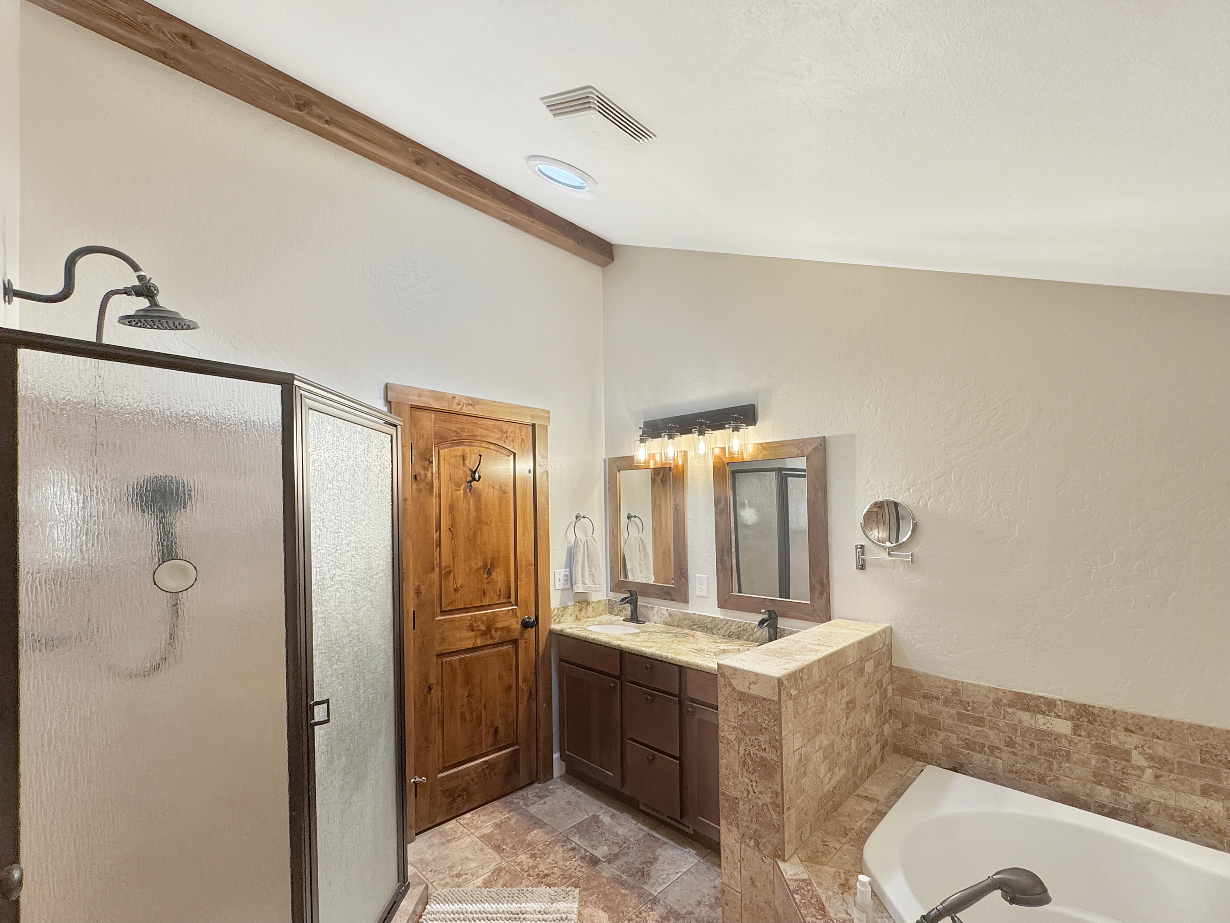 Sagle, Idaho, 83860, United States, 3 Bedrooms Bedrooms, ,3 BathroomsBathrooms,Residential,For Sale,1792364