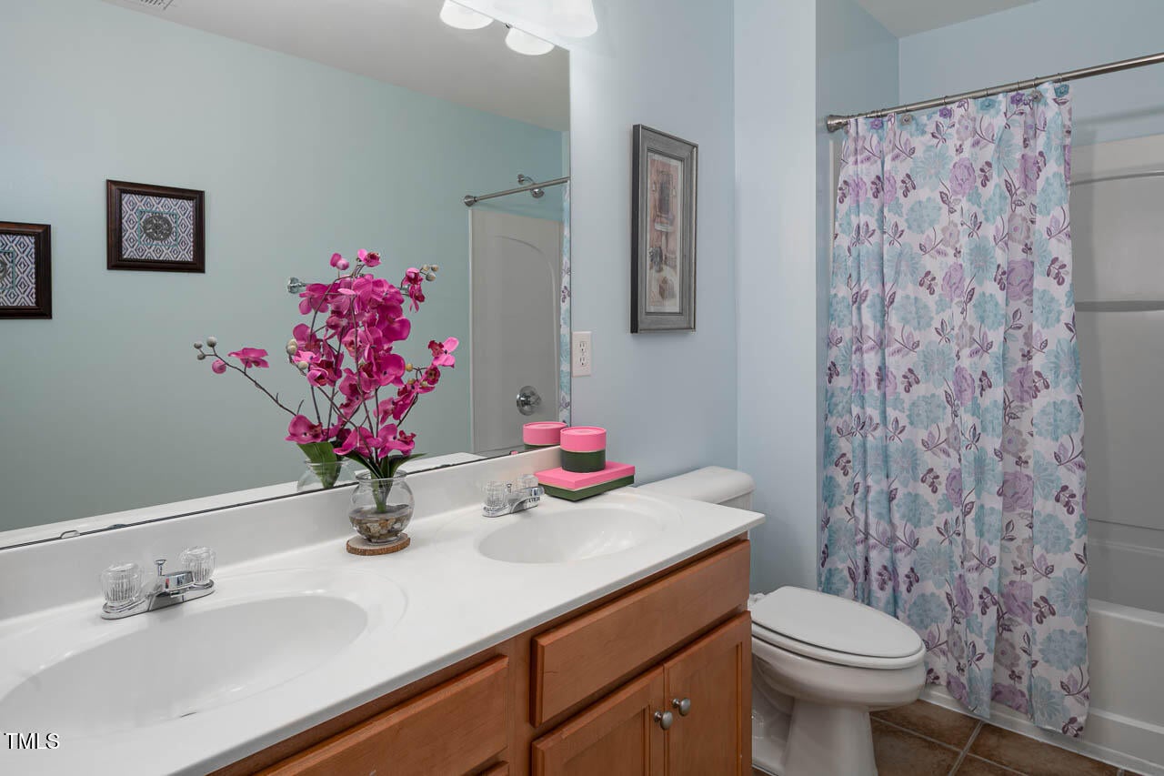 Cary, North Carolina, 27519, United States, 5 Bedrooms Bedrooms, ,3 BathroomsBathrooms,Residential,For Sale,1918734