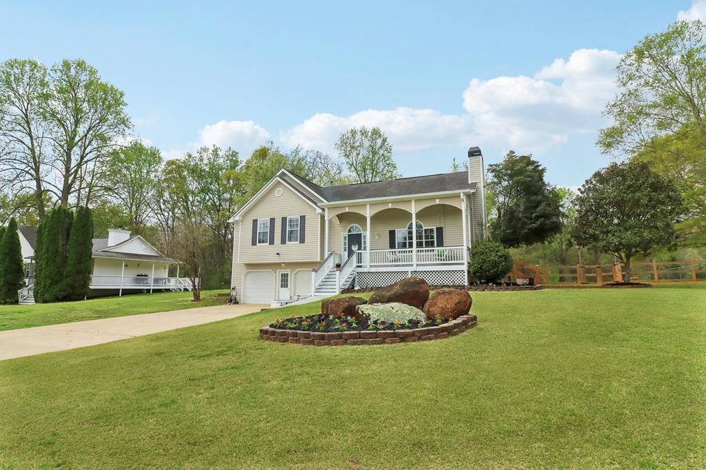 Woodstock, Georgia, 30188, United States, 5 Bedrooms Bedrooms, ,3 BathroomsBathrooms,Residential,For Sale,1944813
