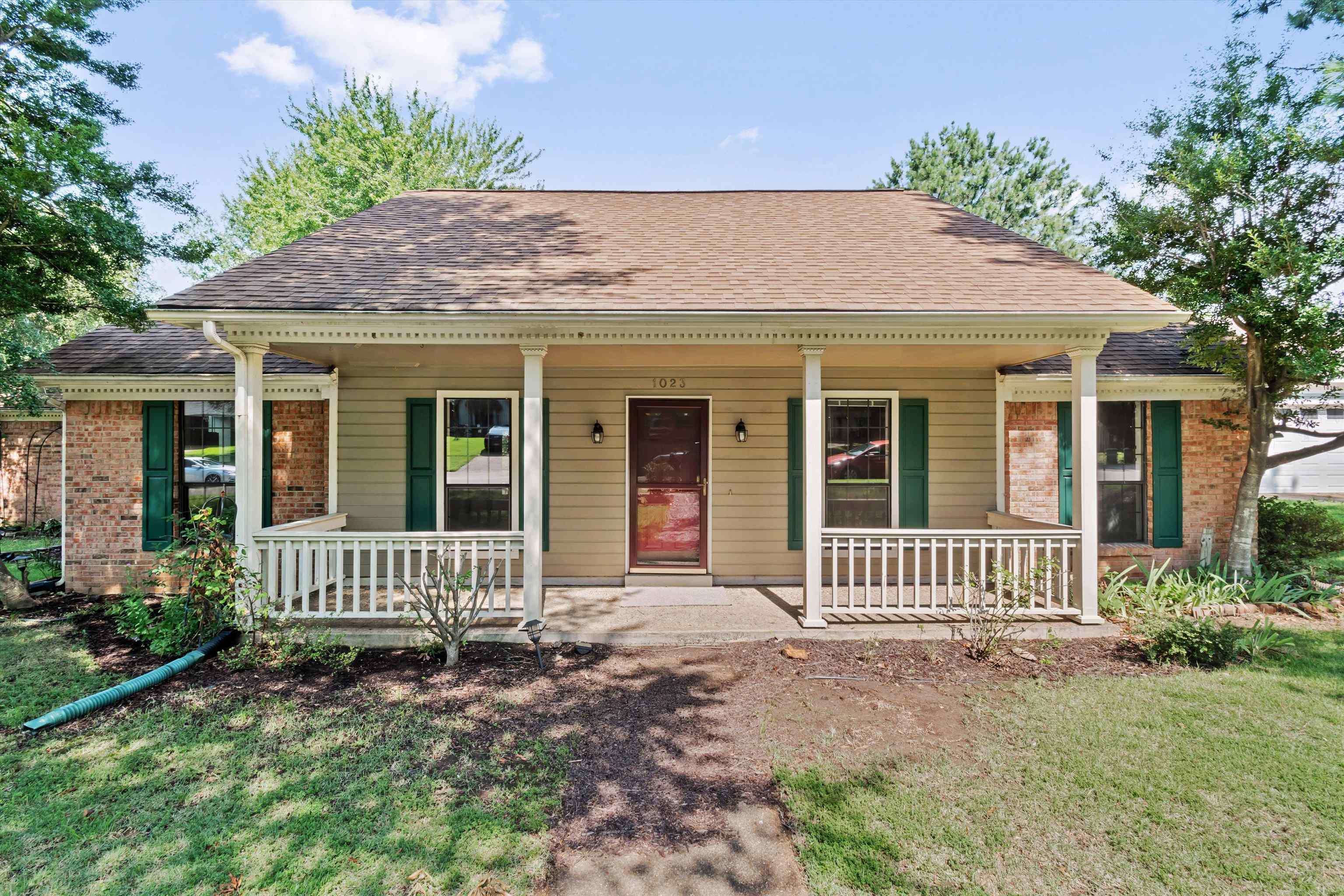 Hunters Point Dr, Cordova, TN 38018 #1