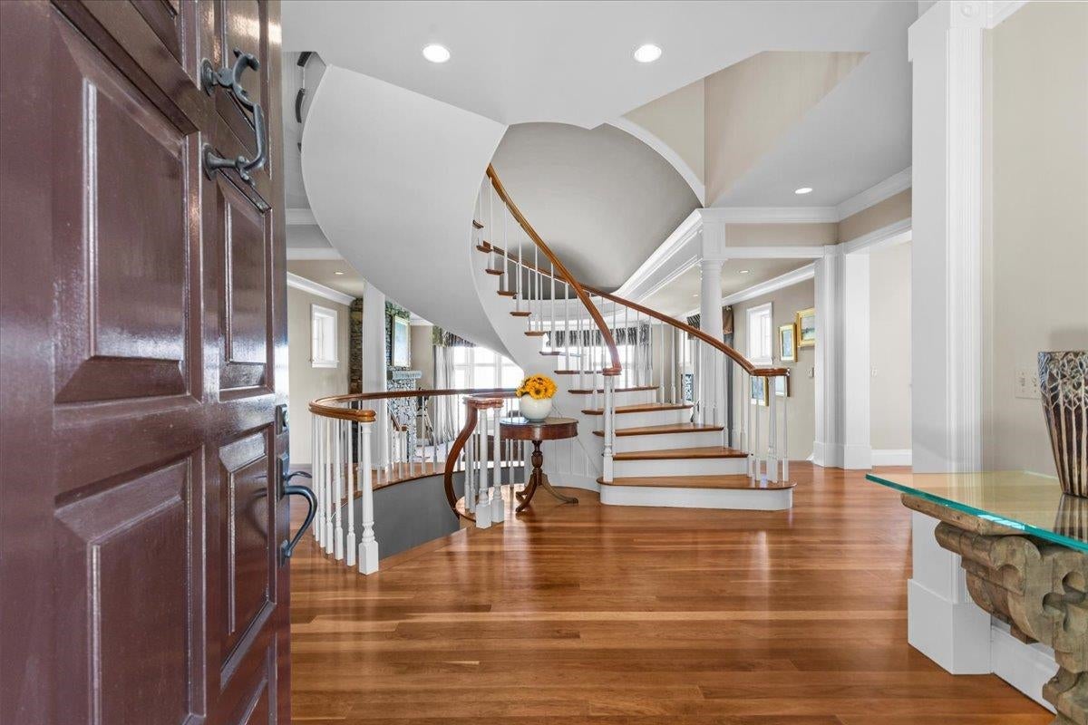 Stowe, Vermont, 05672, United States, 4 Bedrooms Bedrooms, ,6 BathroomsBathrooms,Residential,For Sale,1840116