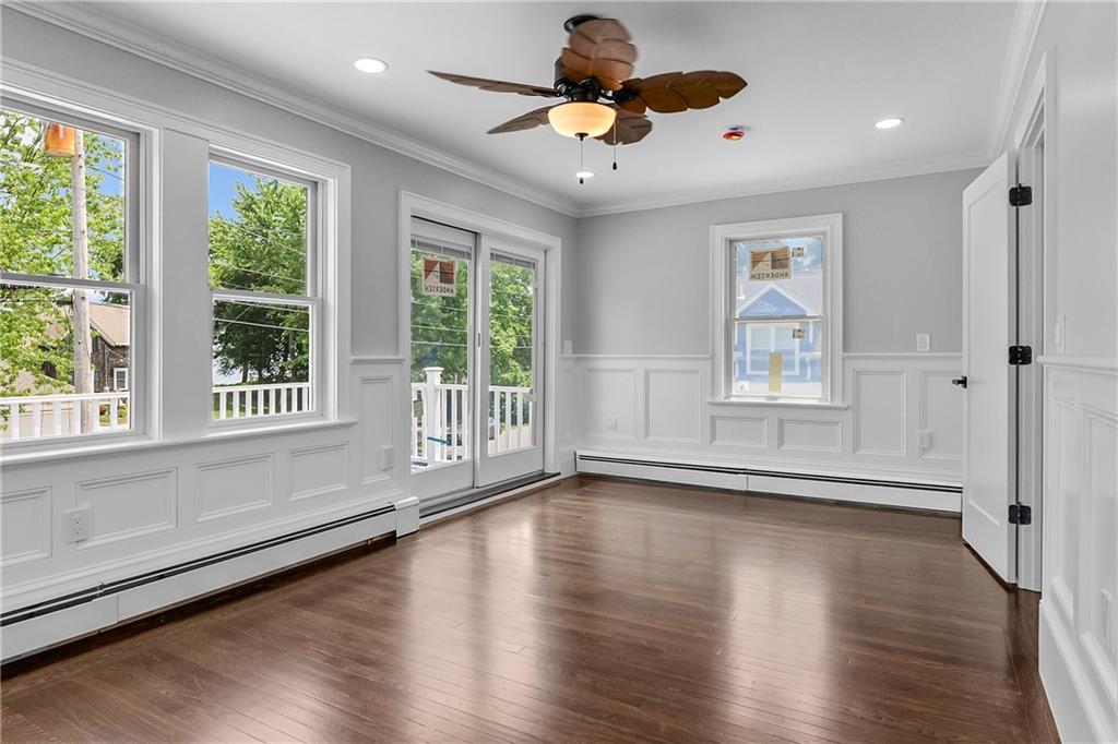 Warwick, Rhode Island, 02889, United States, 3 Bedrooms Bedrooms, ,2 BathroomsBathrooms,Residential,For Sale,1937520