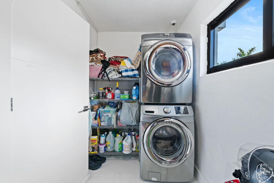 Hollywood, Florida, 33021, United States, 4 Bedrooms Bedrooms, ,2 BathroomsBathrooms,Residential,For Sale,2005930