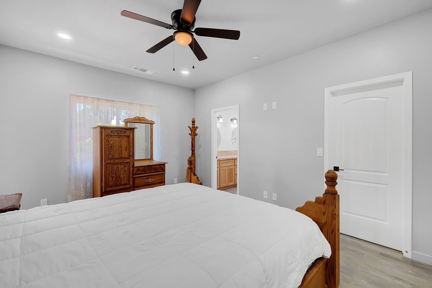 Oregon House, California, 95962, United States, 3 Bedrooms Bedrooms, ,2 BathroomsBathrooms,Residential,For Sale,1930736