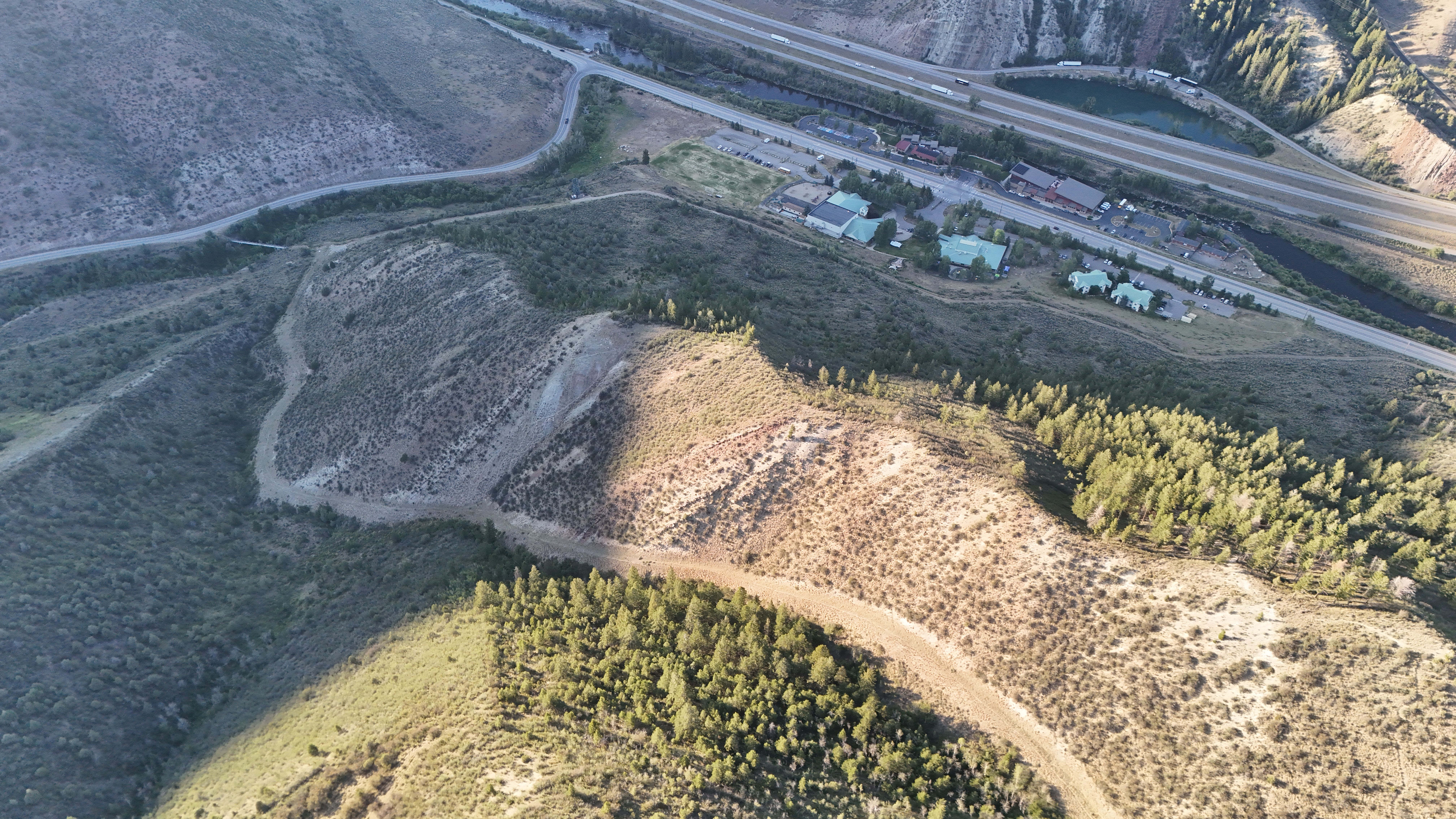  A Rare Opportunity to Own 74 Acres Overlooking the Eagle River Valley - 物件實景