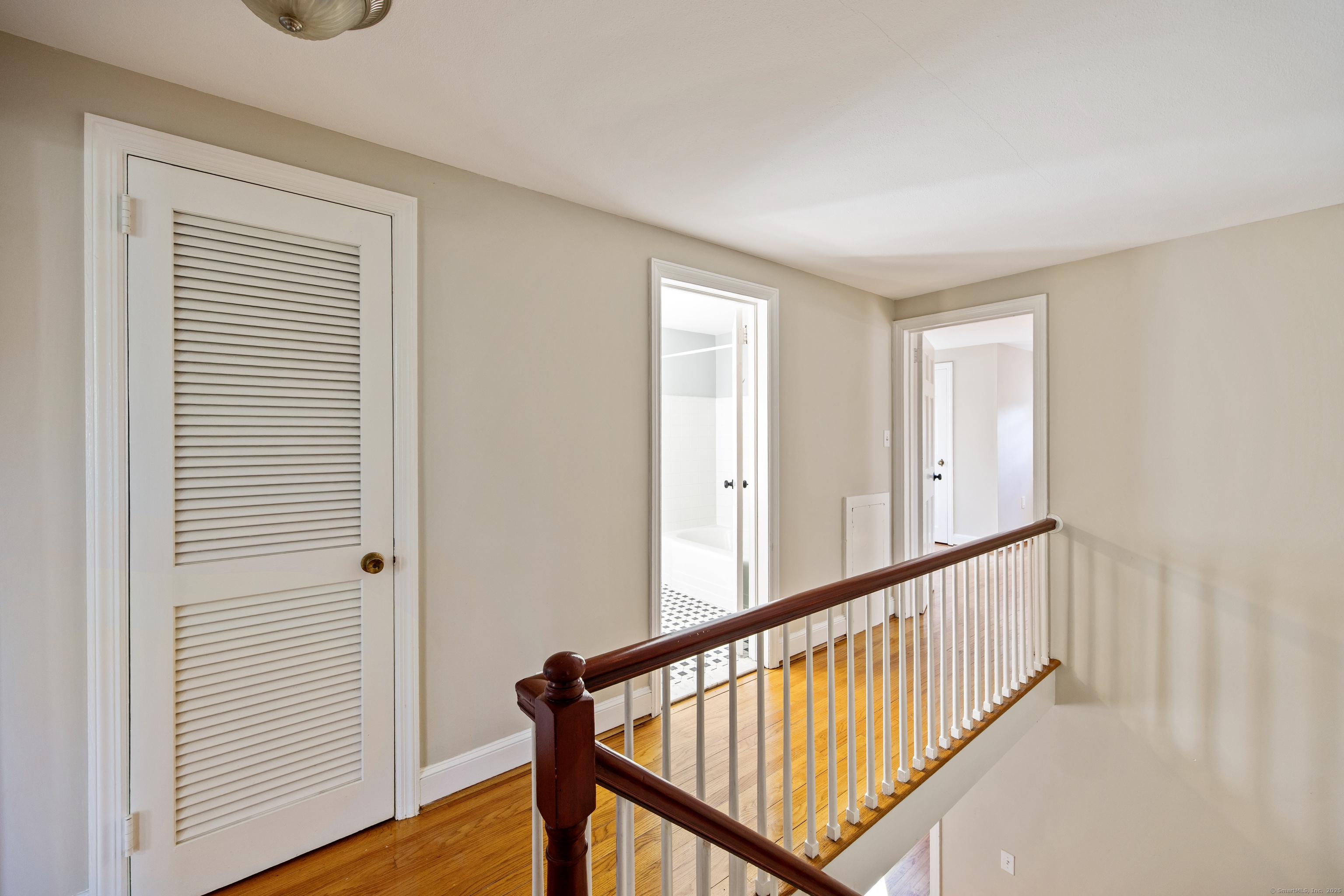 West Hartford, Connecticut, 06117, United States, 3 Bedrooms Bedrooms, ,3 BathroomsBathrooms,Residential,For Sale,1980487