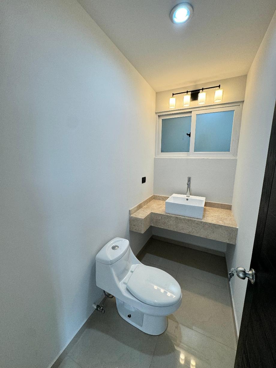 Cerro Lago Palomas, Querétaro, Querétaro, 76230, Mexico, 3 Bedrooms Bedrooms, ,3 BathroomsBathrooms,Residential,For Sale,Cerro Lago Palomas,1672480