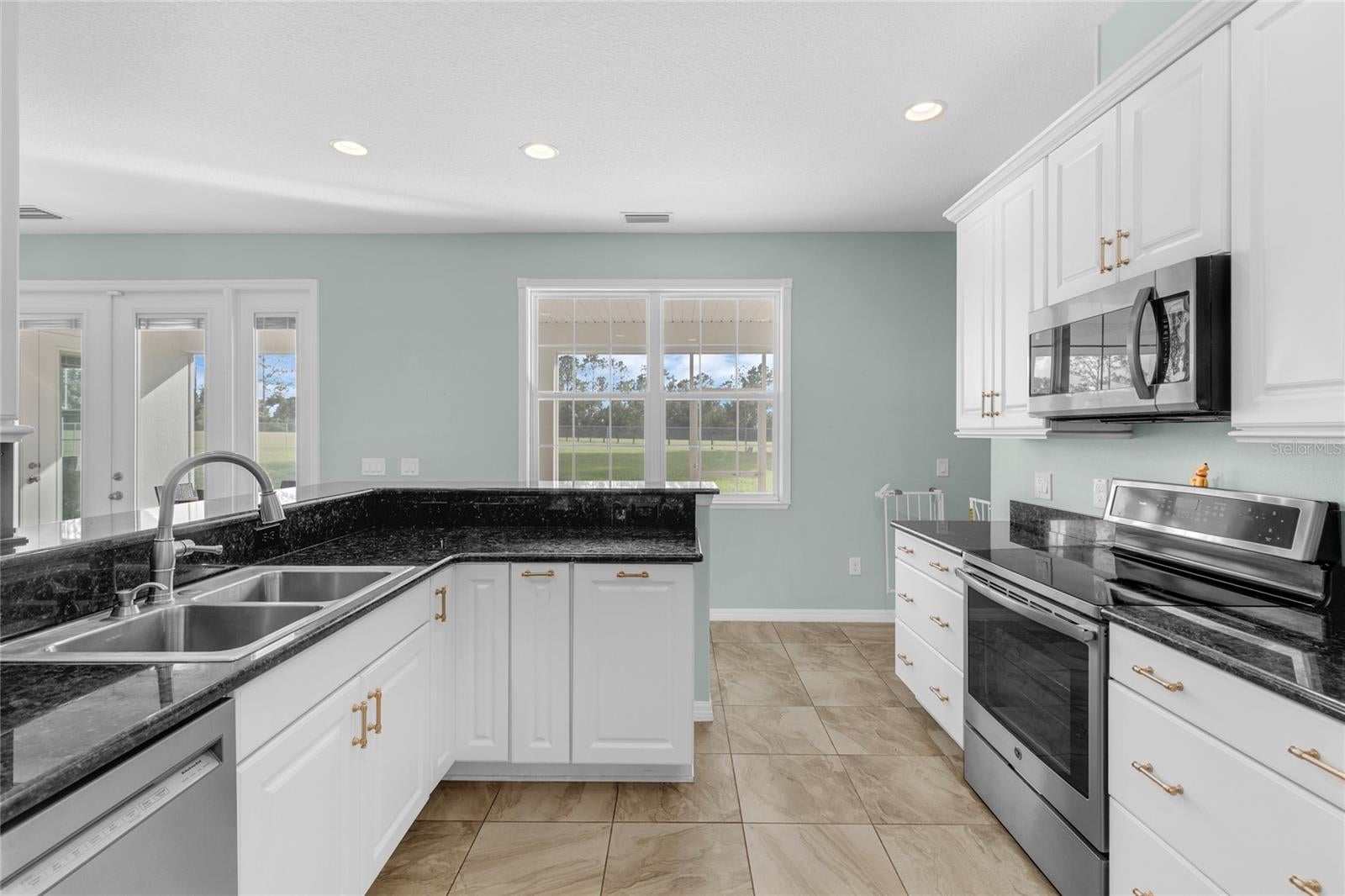 WEIRSDALE, Florida, 32195, United States, 5 Bedrooms Bedrooms, ,3 BathroomsBathrooms,Residential,For Sale,1921300