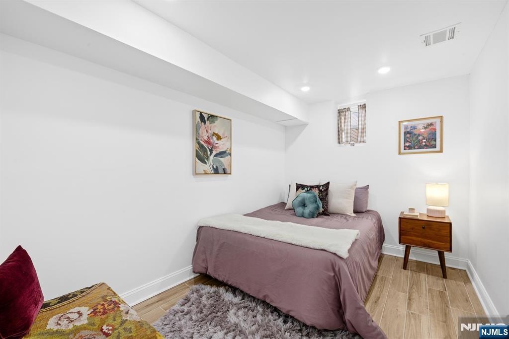 Jersey City, New Jersey, 07307, United States, 3 Bedrooms Bedrooms, ,3 BathroomsBathrooms,Residential,For Sale,1966412