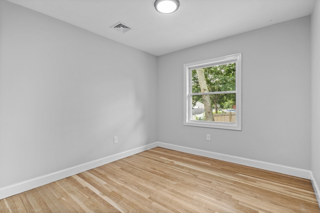 Lynn, Massachusetts, 01904, United States, 4 Bedrooms Bedrooms, ,2 BathroomsBathrooms,Residential,For Sale,1944946