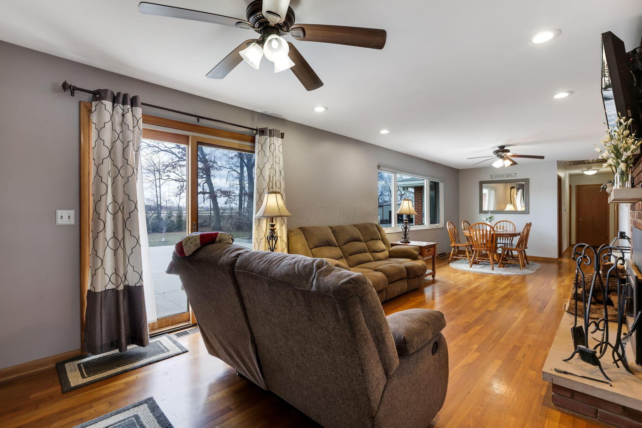 Grove City, Ohio, 43123, United States, 3 Bedrooms Bedrooms, ,3 BathroomsBathrooms,Residential,For Sale,2007789