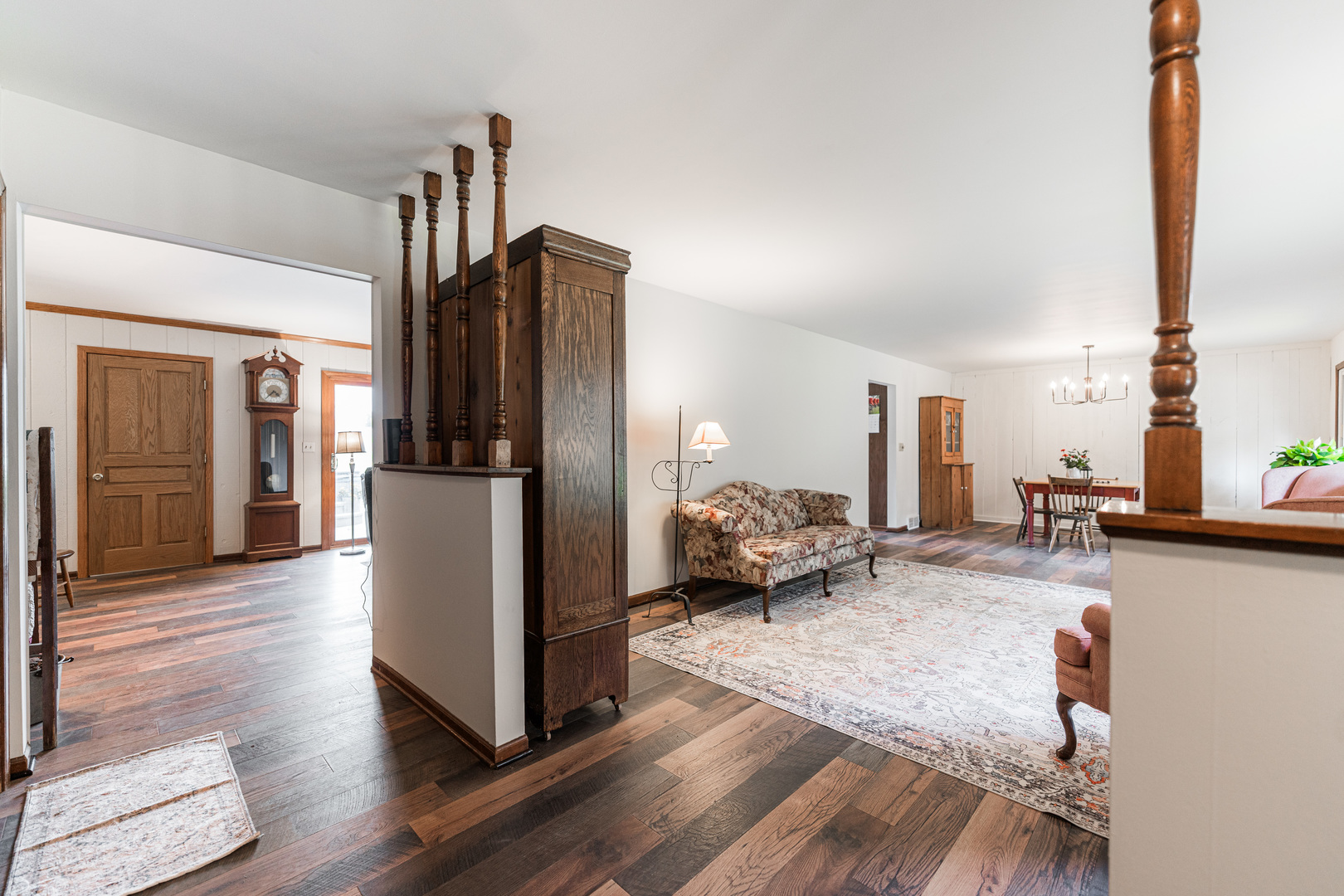 Hinckley, Illinois, 60520, United States, 3 Bedrooms Bedrooms, ,2 BathroomsBathrooms,Residential,For Sale,1921683