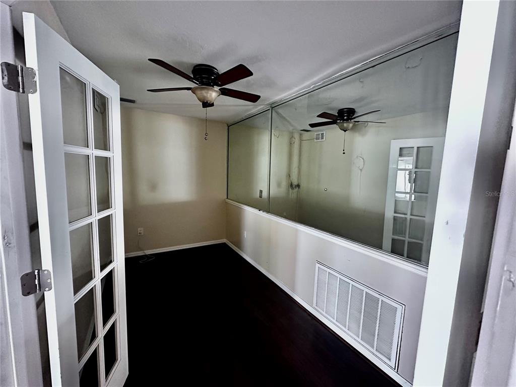 Sarasota, Florida, 34235, United States, 4 Bedrooms Bedrooms, ,3 BathroomsBathrooms,Residential,For Sale,1883388