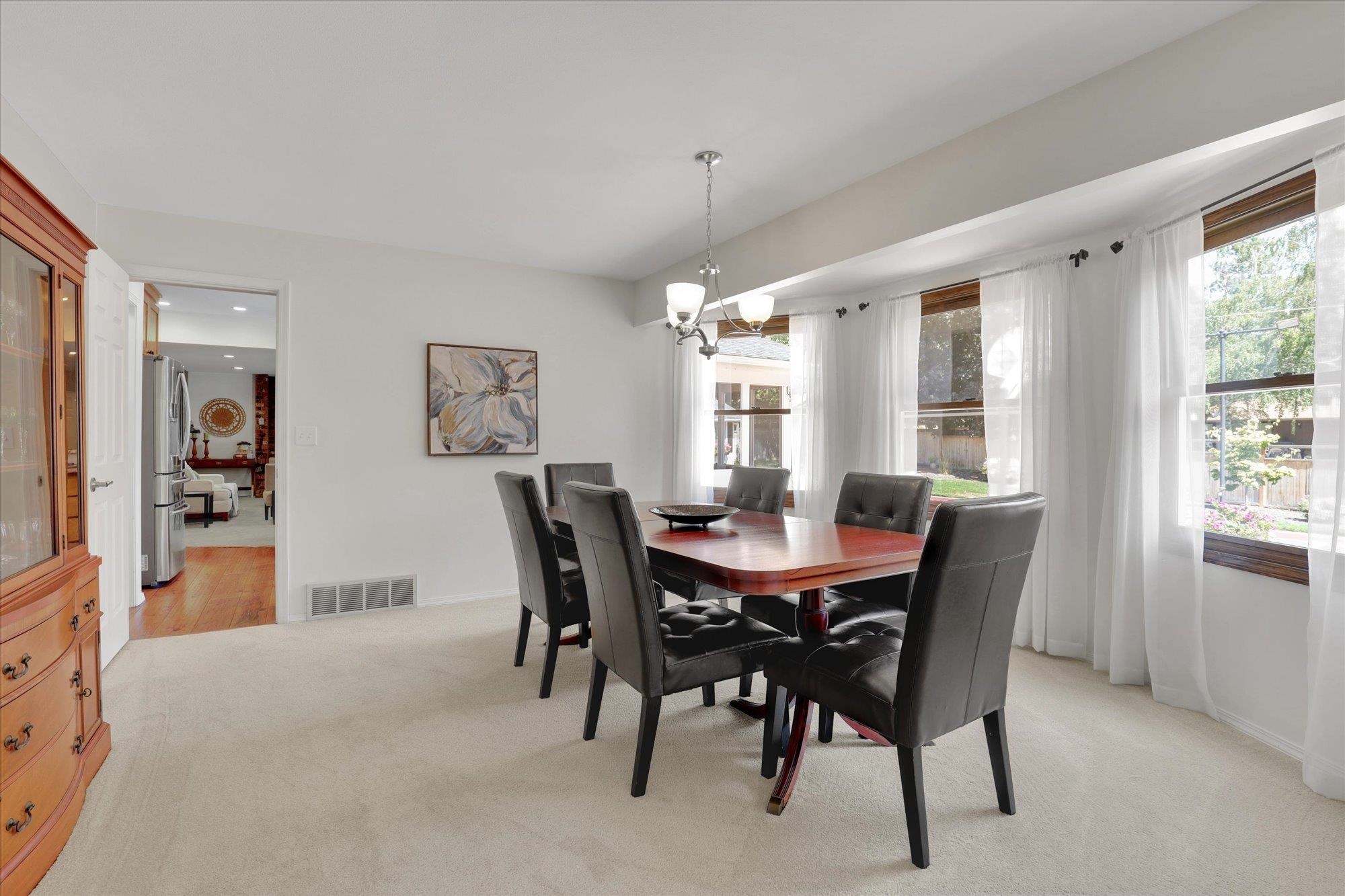 Spokane, Washington, 99203, United States, 5 Bedrooms Bedrooms, ,4 BathroomsBathrooms,Residential,For Sale,1914349