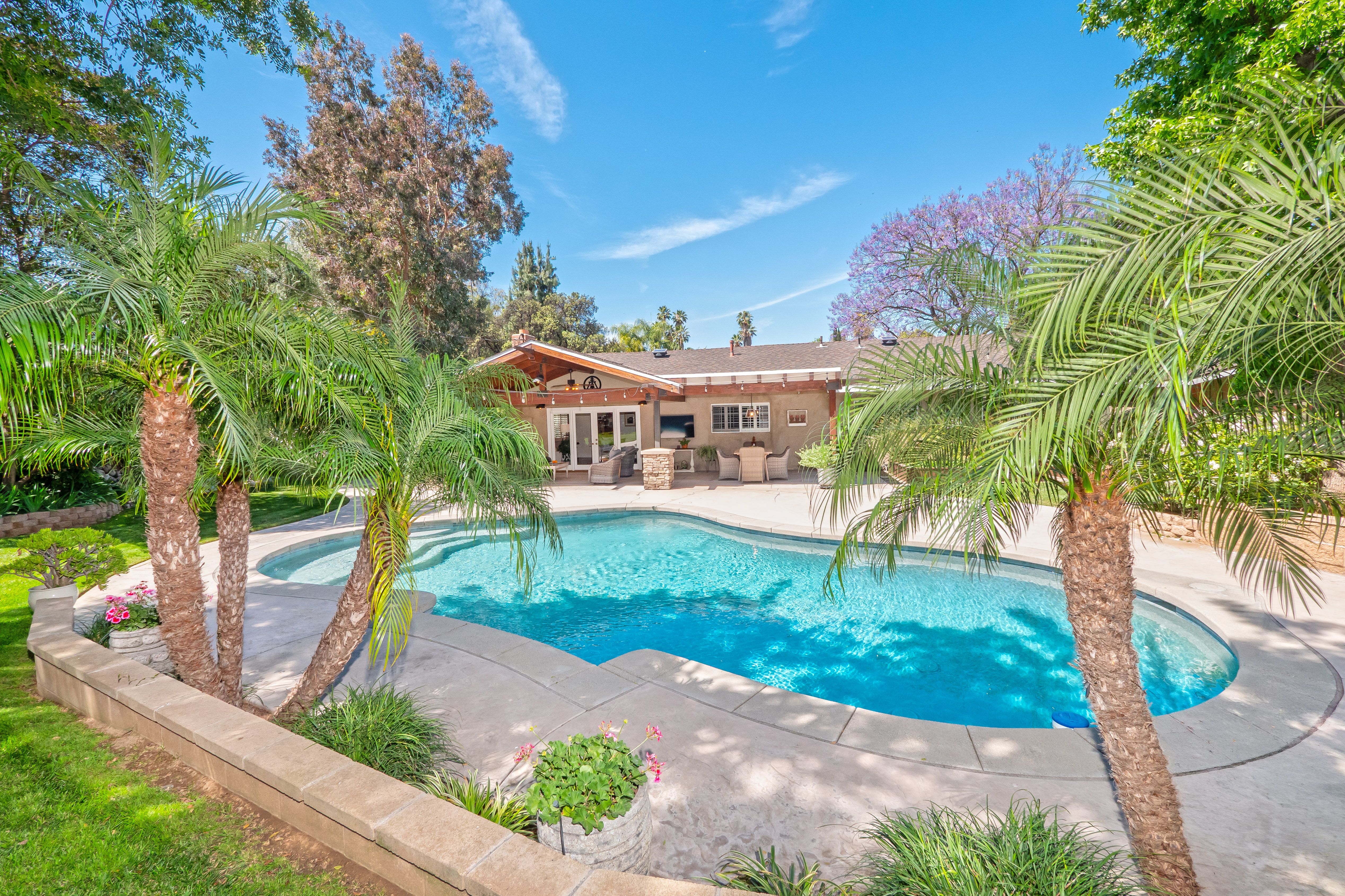  2372 Shadow Hill Drive, Riverside, CA 92506 - 物件實景