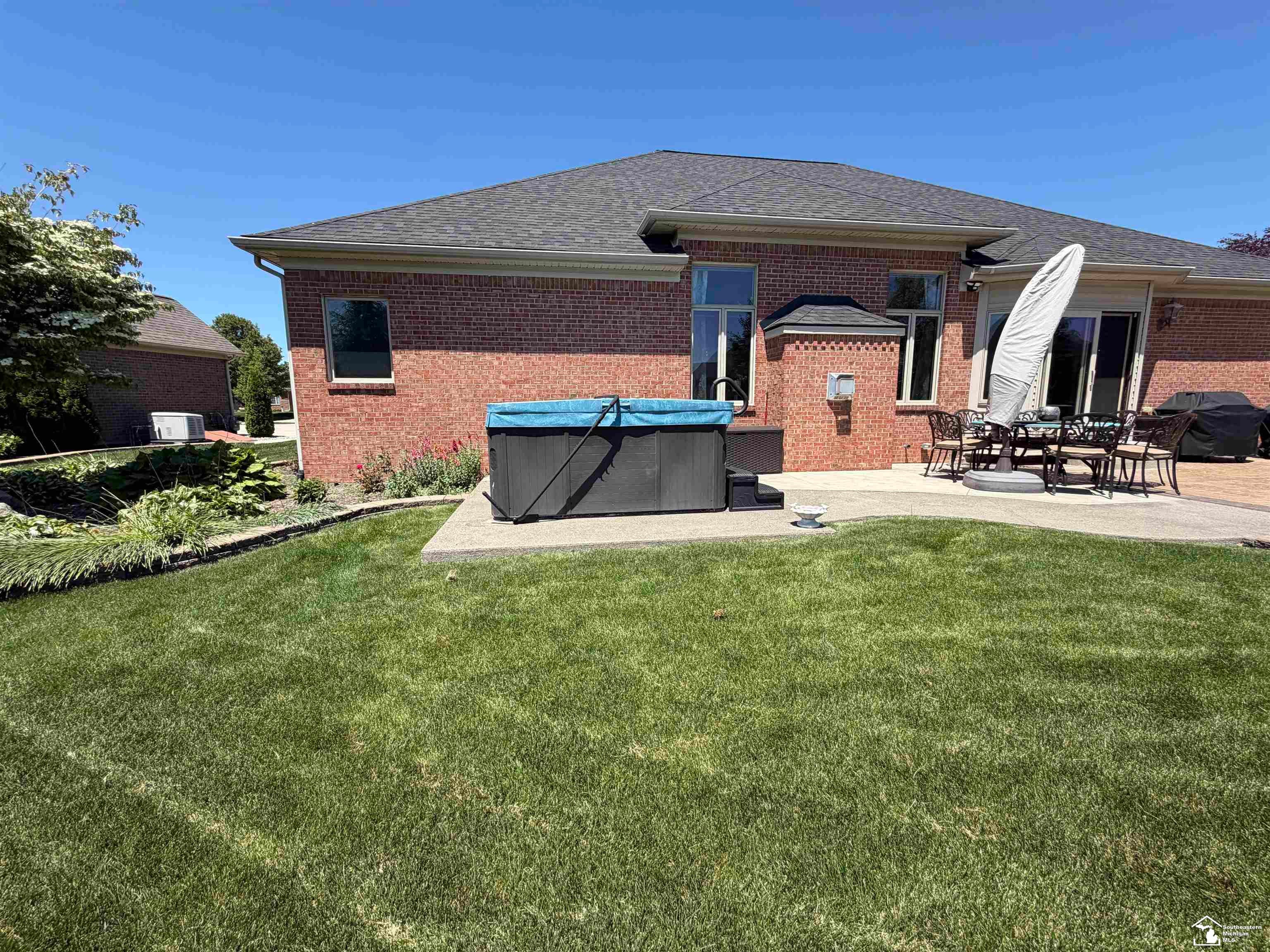 Newport, Michigan, 48166, United States, 3 Bedrooms Bedrooms, ,4 BathroomsBathrooms,Residential,For Sale,2048069