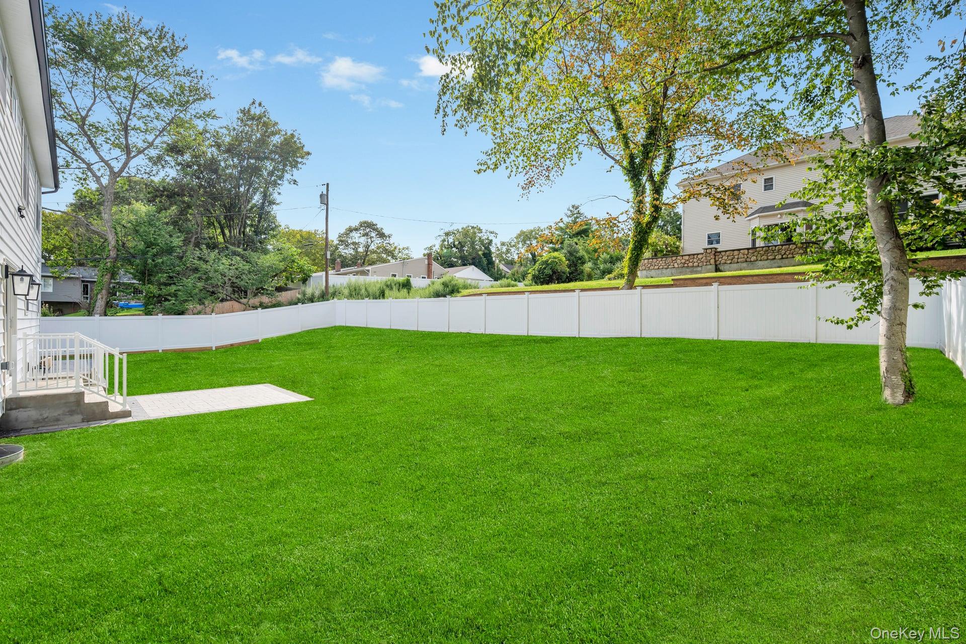 Smithtown, New York, 11787, United States, 4 Bedrooms Bedrooms, ,3 BathroomsBathrooms,Residential,For Sale,1934654