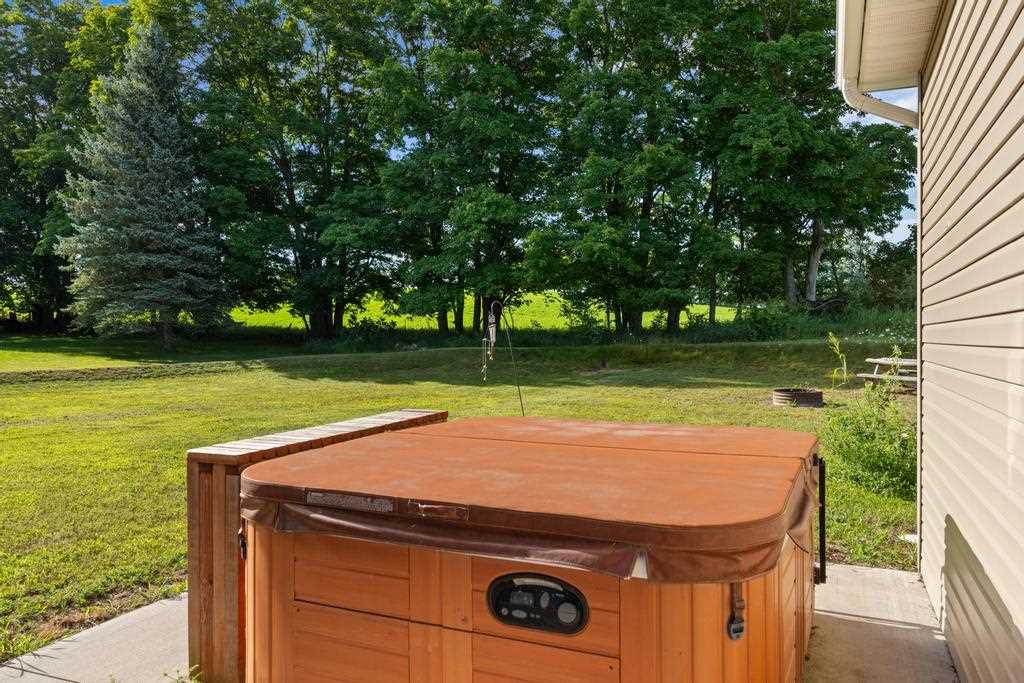 Charlevoix, Michigan, 49720, United States, 5 Bedrooms Bedrooms, ,3 BathroomsBathrooms,Residential,For Sale,1916924