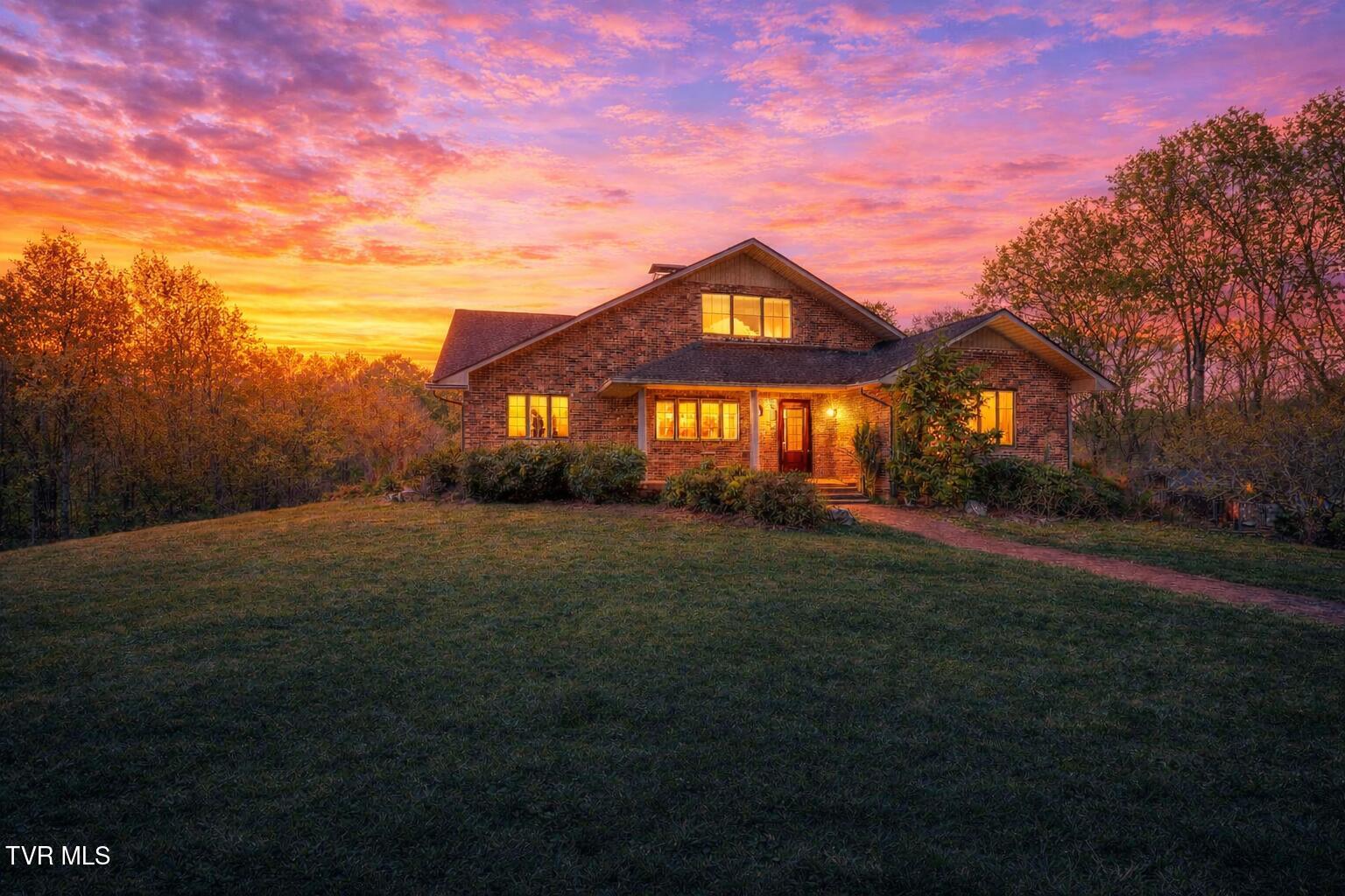 Jonesborough, Tennessee, 37659, United States, 6 Bedrooms Bedrooms, ,6 BathroomsBathrooms,Residential,For Sale,2011777