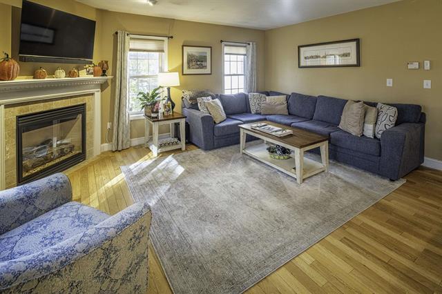 Dover, New Hampshire, 03820, United States, 3 Bedrooms Bedrooms, ,3 BathroomsBathrooms,Residential,For Sale,1989381