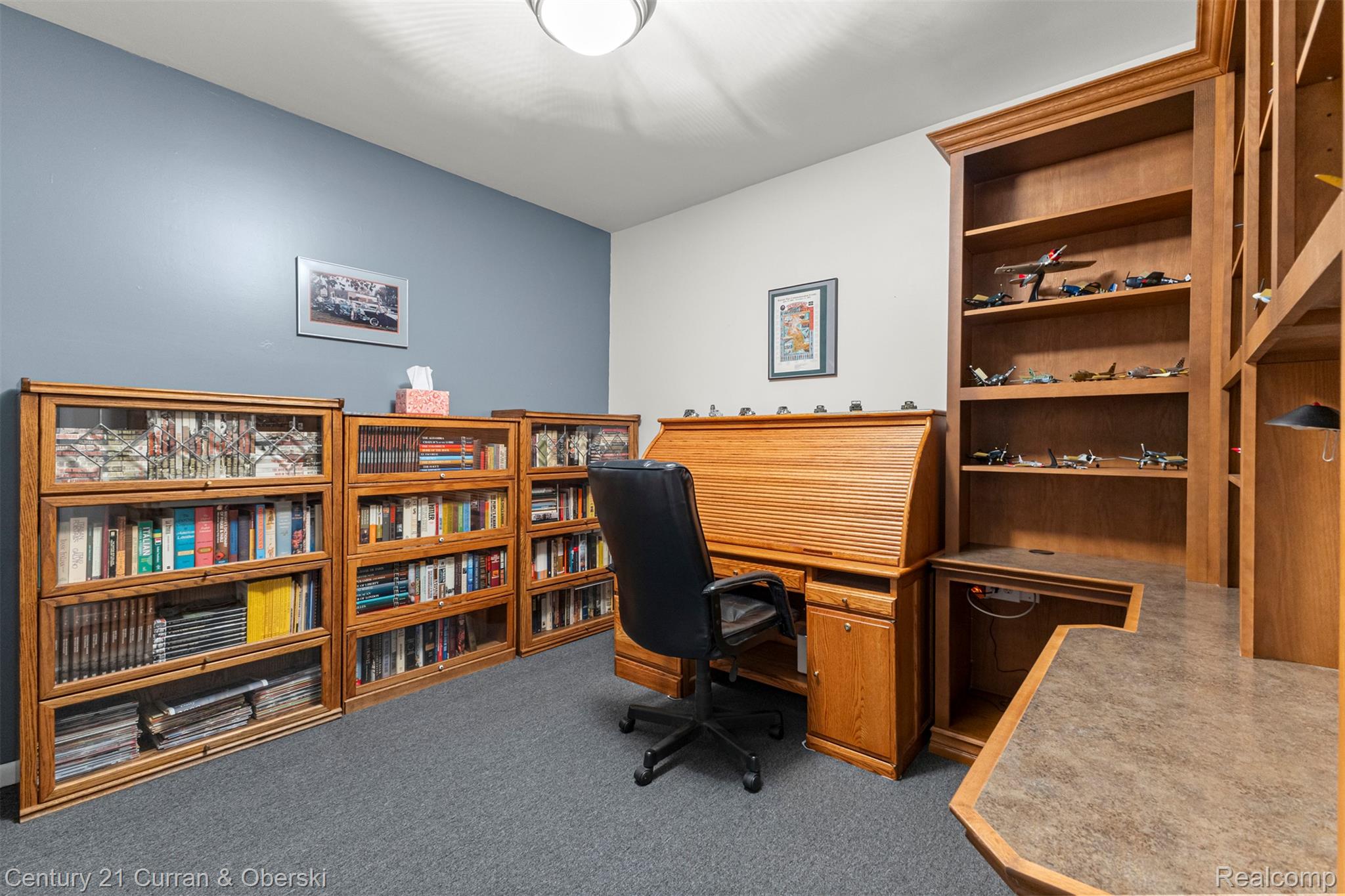 Shelby Charter Township, Michigan, 48316, United States, 2 Bedrooms Bedrooms, ,4 BathroomsBathrooms,Residential,For Sale,1977088