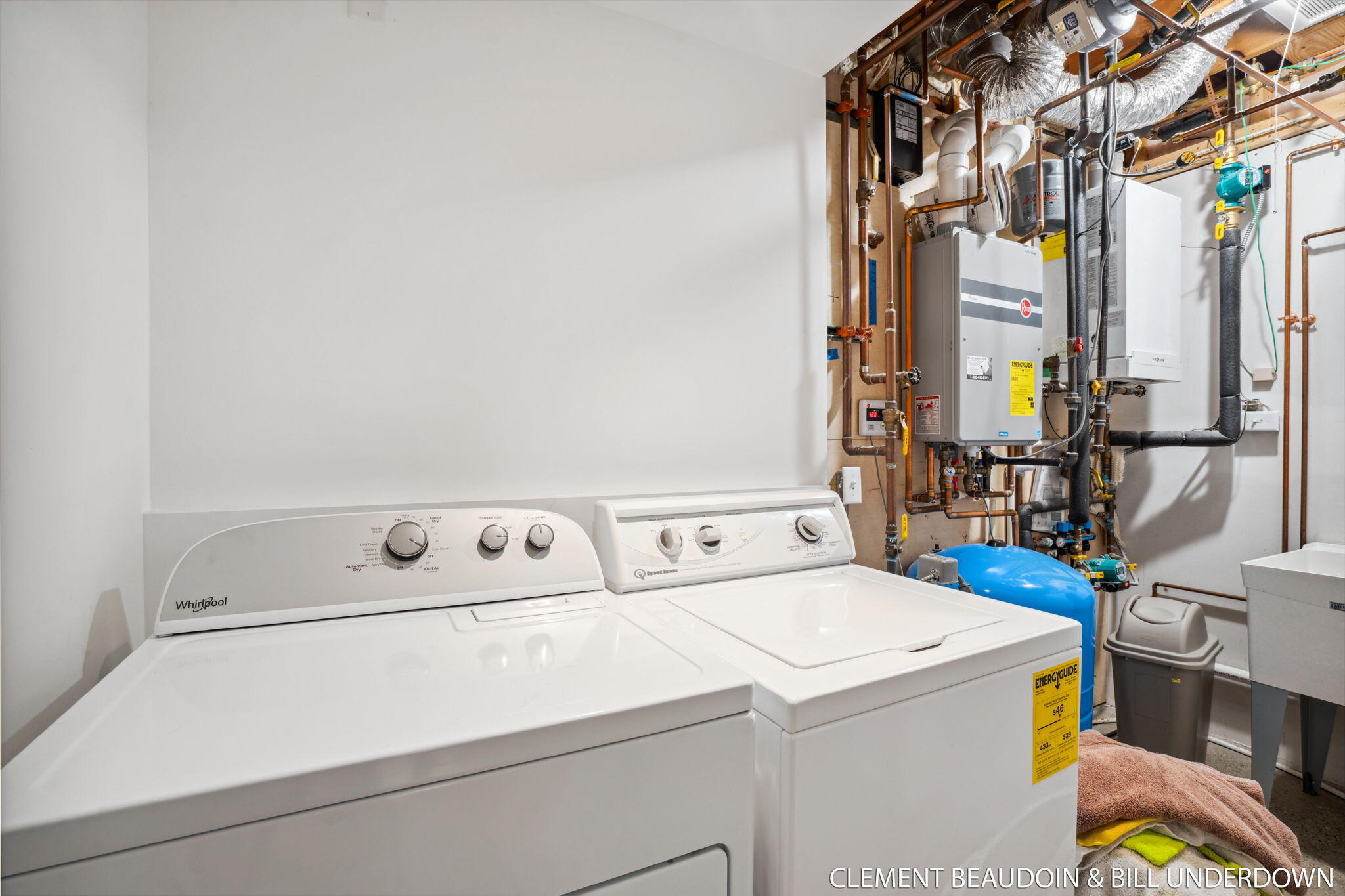 Fennville, Michigan, 49408, United States, 5 Bedrooms Bedrooms, ,7 BathroomsBathrooms,Residential,For Sale,1973707