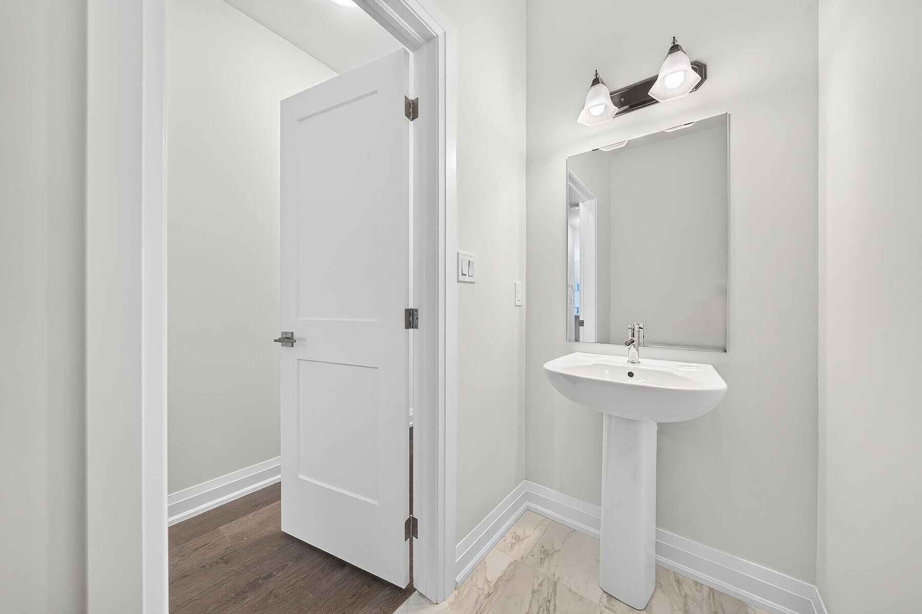  Brand New Luxurious Townhome - 物件實景