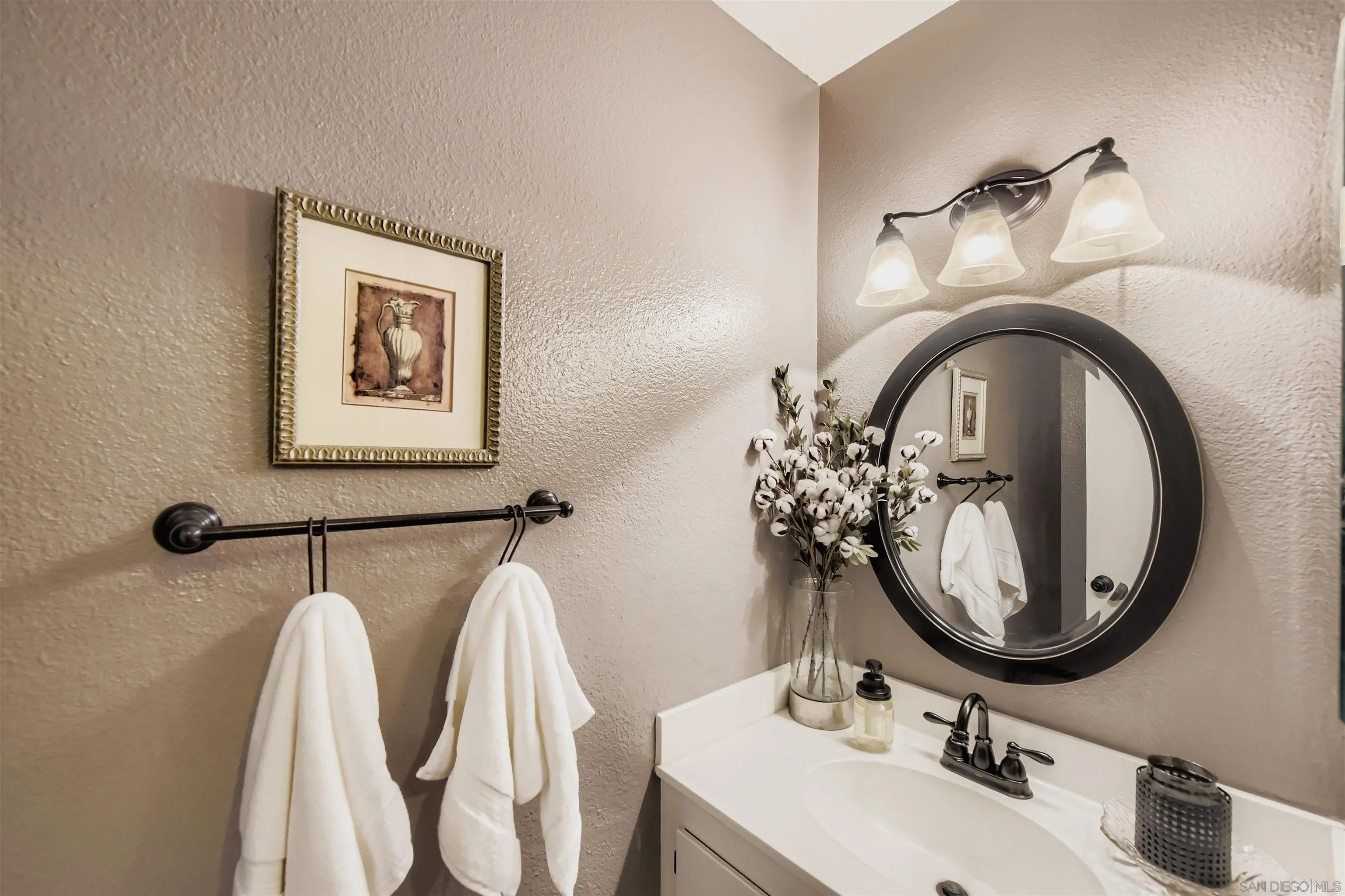 San Diego, California, 92124, United States, 4 Bedrooms Bedrooms, ,3 BathroomsBathrooms,Residential,For Sale,1911364